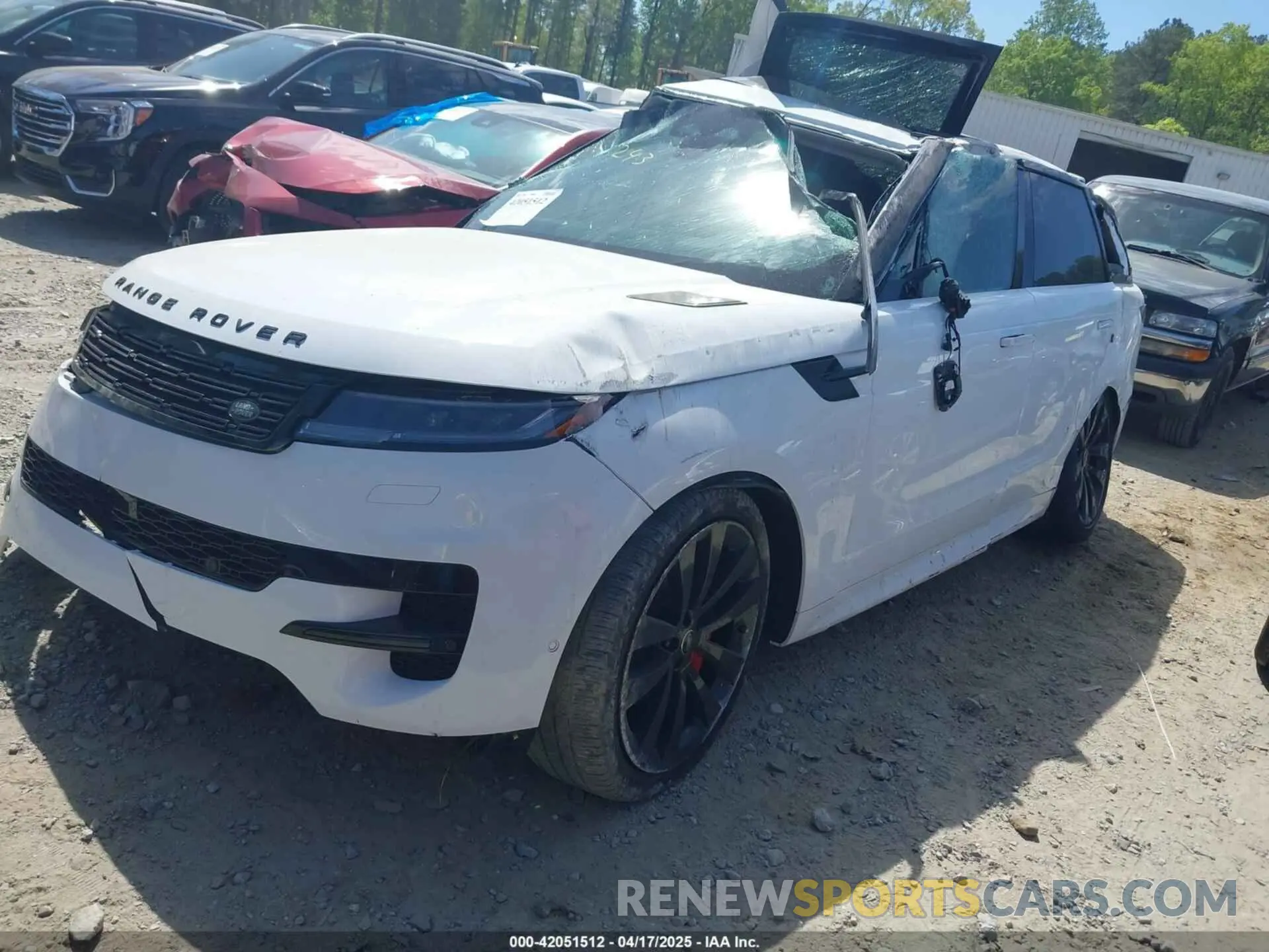 2 Фотография поврежденного автомобиля SAL1L9FU9RA405431 LAND ROVER RANGE ROVER SPORT 2024