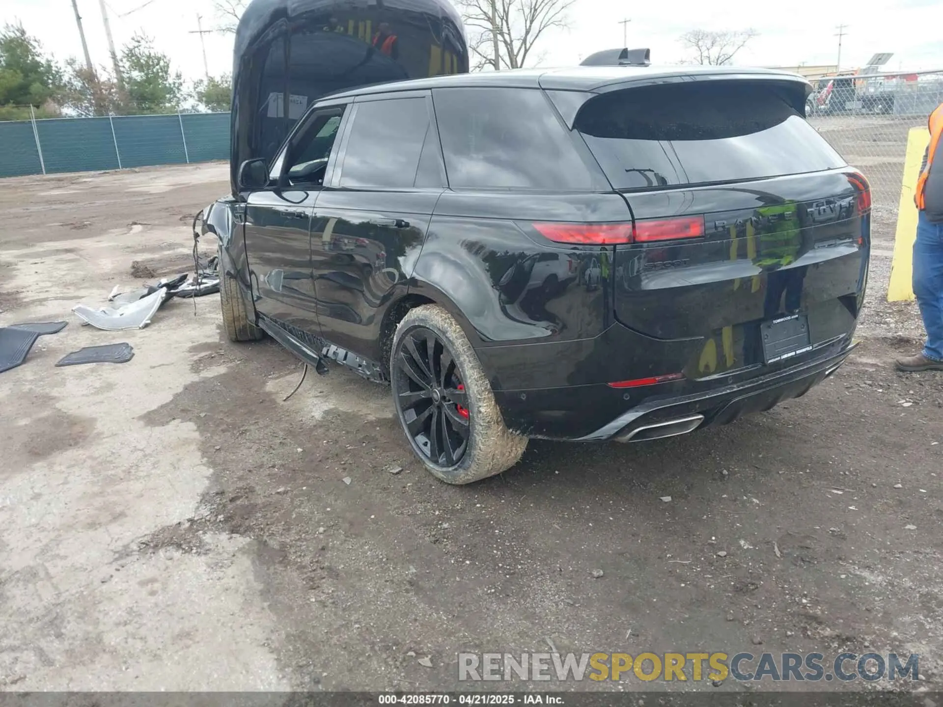 3 Фотография поврежденного автомобиля SAL1L9FUXRA419760 LAND ROVER RANGE ROVER SPORT 2024