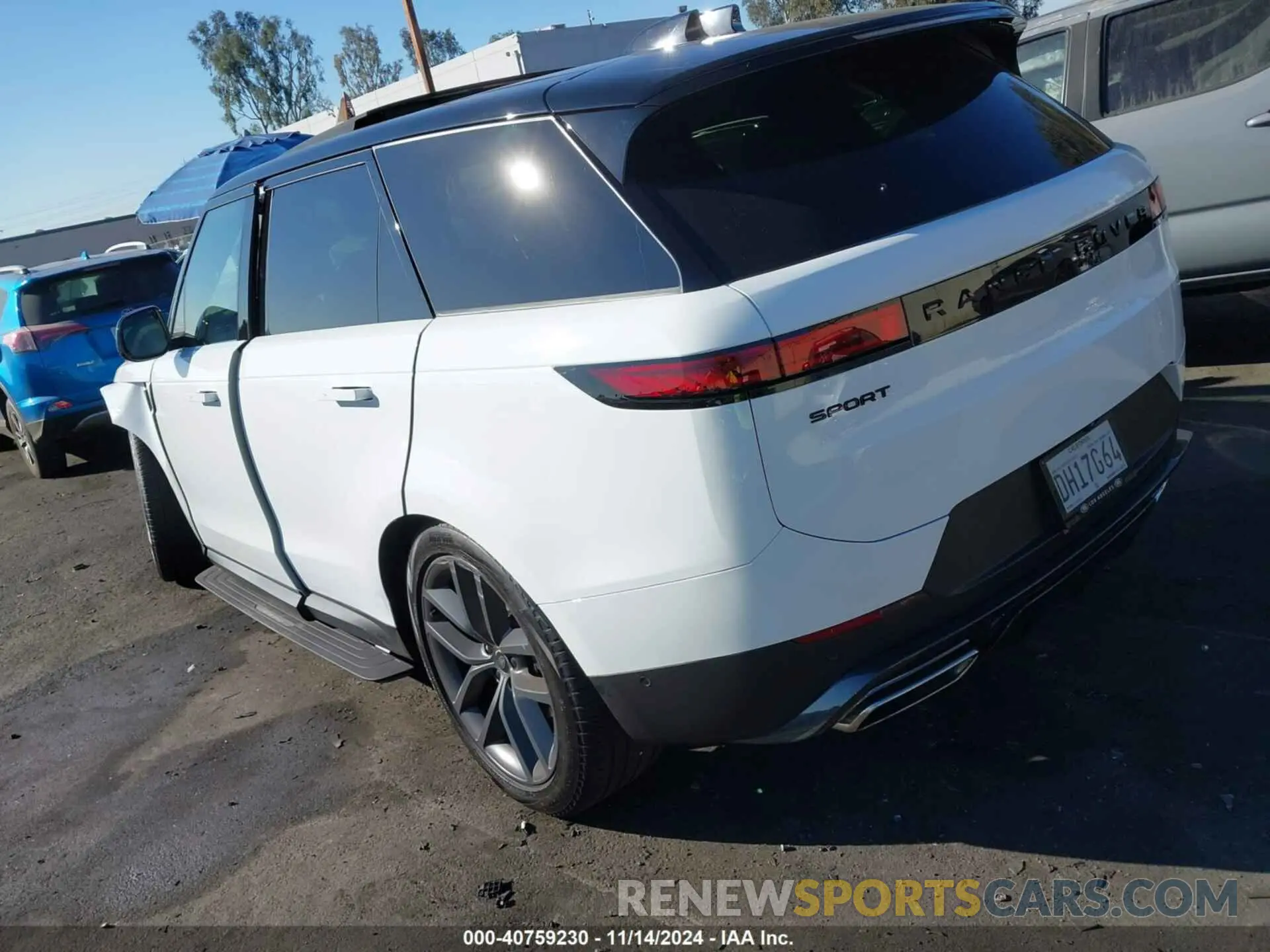 3 Photograph of a damaged car SAL1P9EU9RA198237 LAND ROVER RANGE ROVER SPORT 2024