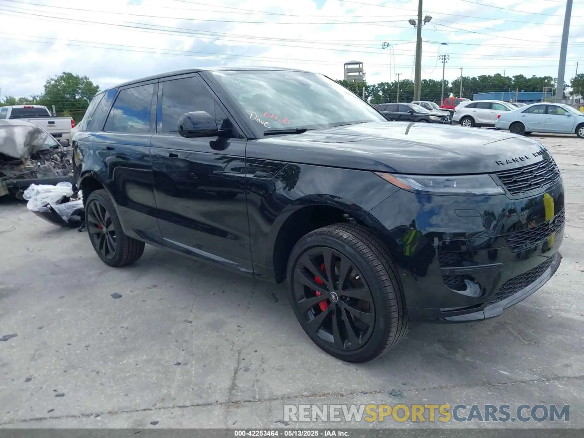1 Фотография поврежденного автомобиля SAL1L9FU4SA438441 LAND ROVER RANGE ROVER SPORT 2025