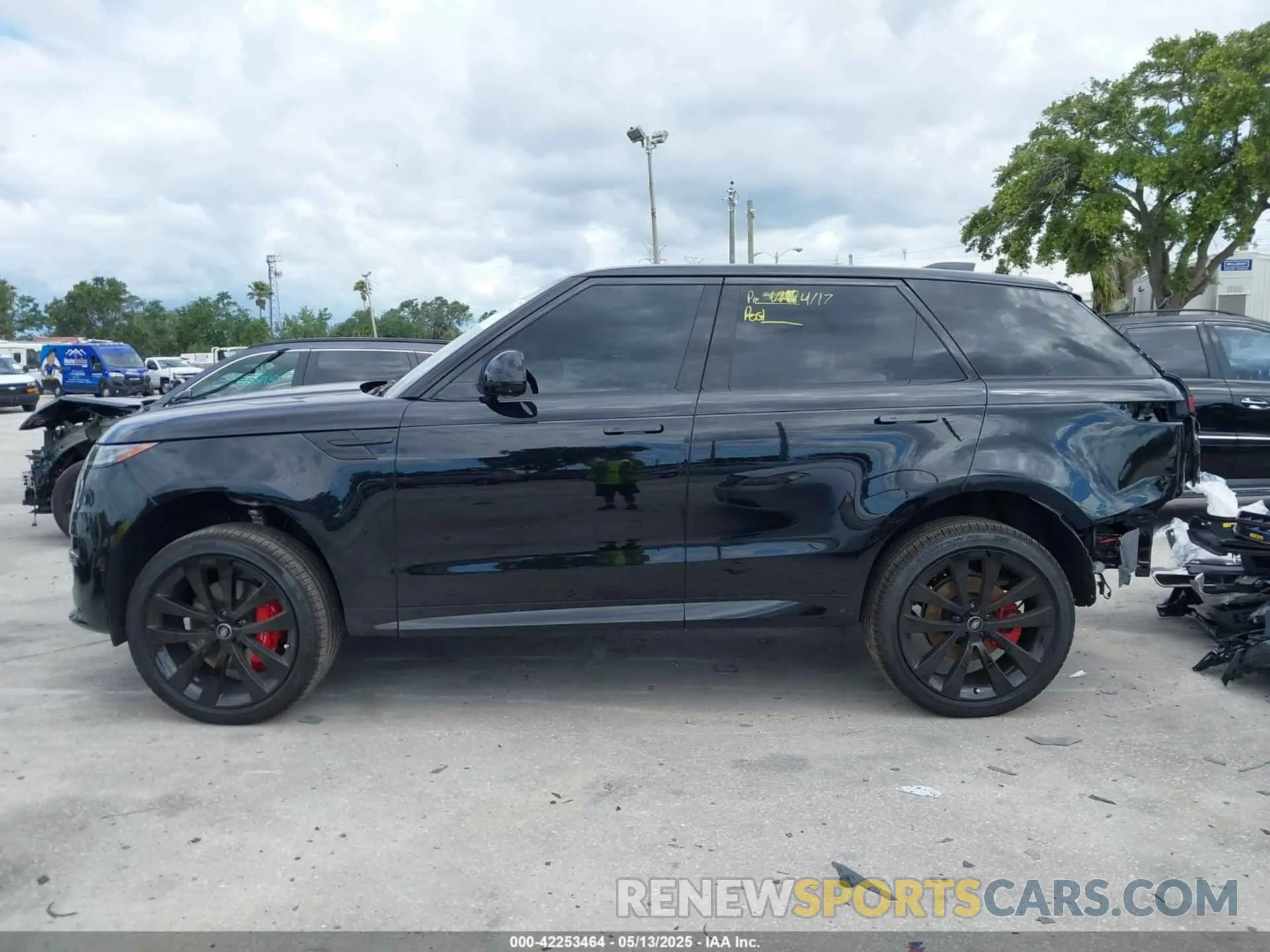 15 Фотография поврежденного автомобиля SAL1L9FU4SA438441 LAND ROVER RANGE ROVER SPORT 2025