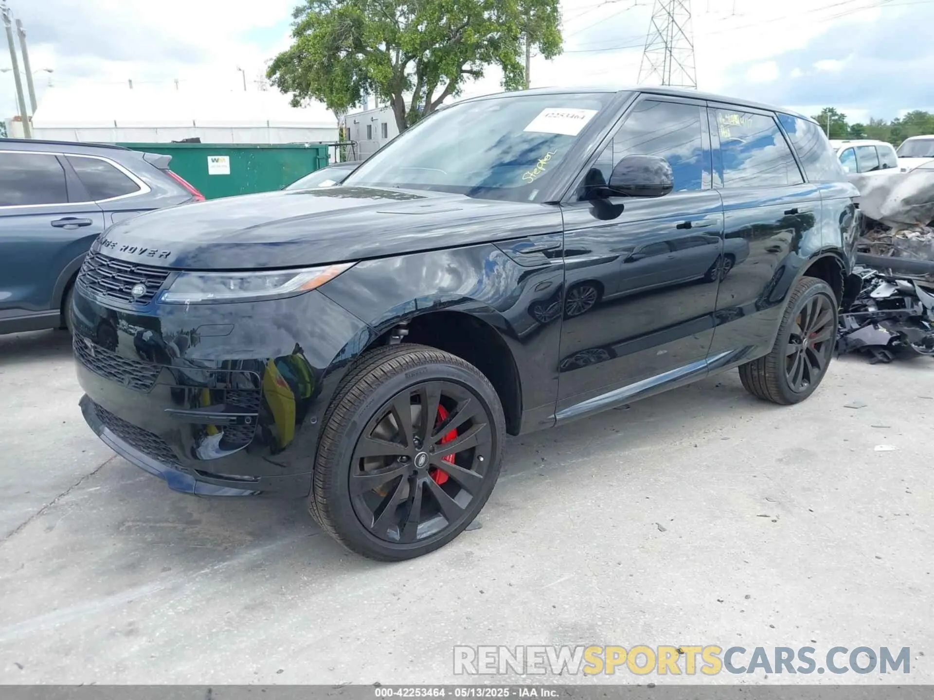 2 Фотография поврежденного автомобиля SAL1L9FU4SA438441 LAND ROVER RANGE ROVER SPORT 2025