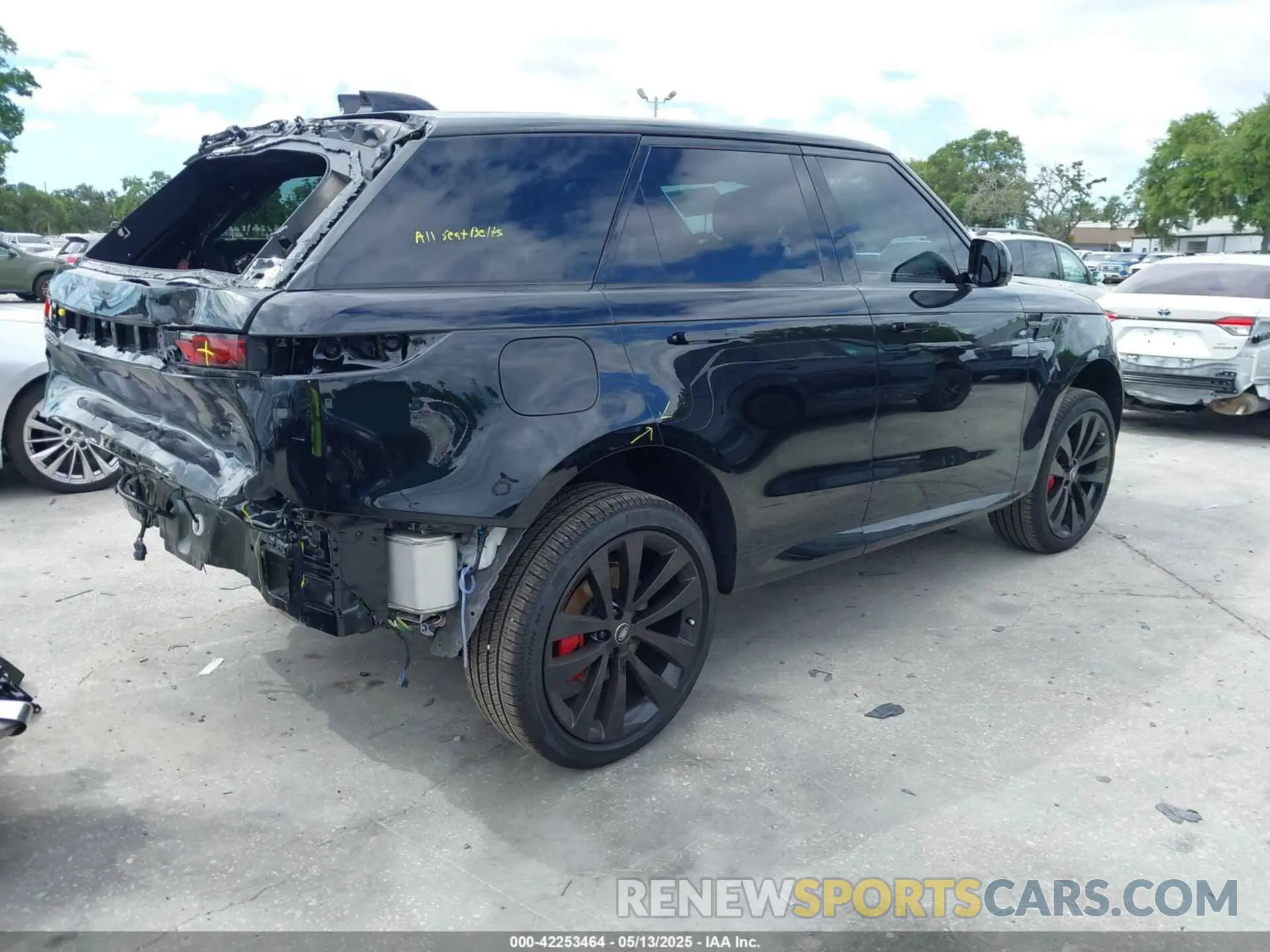 4 Фотография поврежденного автомобиля SAL1L9FU4SA438441 LAND ROVER RANGE ROVER SPORT 2025