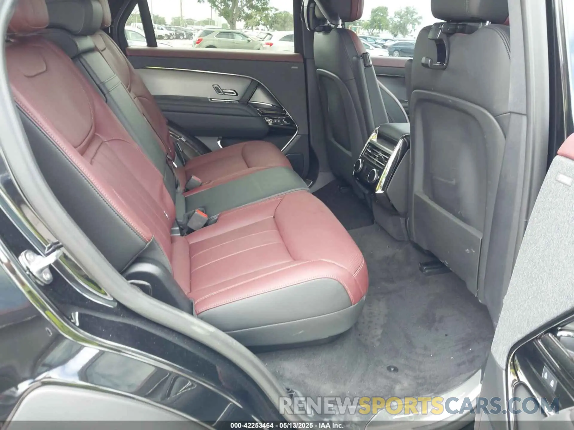 8 Фотография поврежденного автомобиля SAL1L9FU4SA438441 LAND ROVER RANGE ROVER SPORT 2025