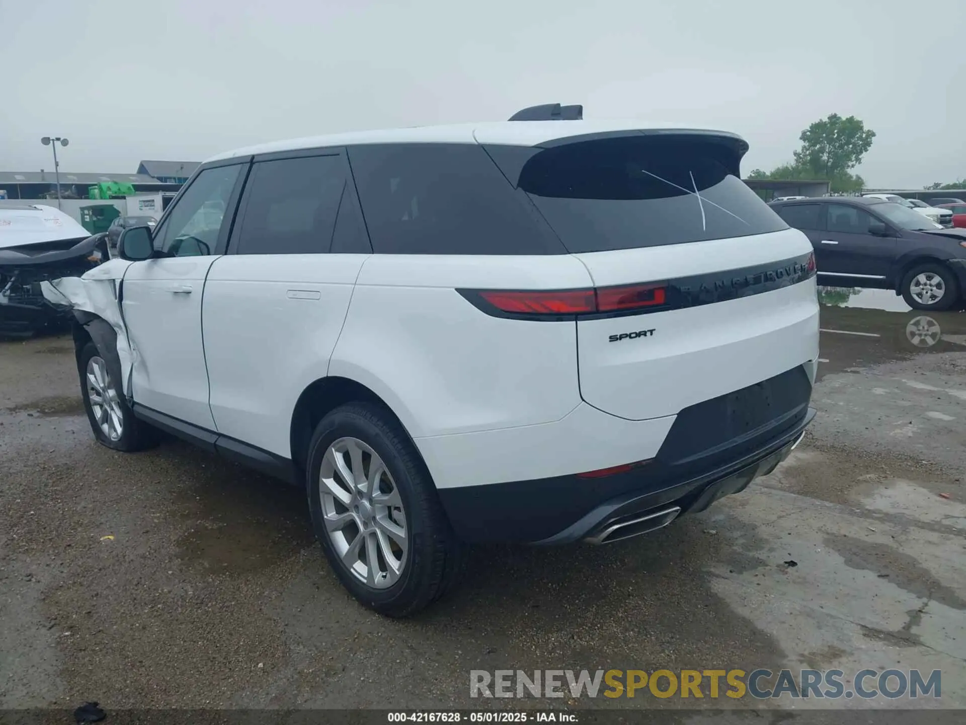 3 Photograph of a damaged car SAL1P9EU3SA454703 LAND ROVER RANGE ROVER SPORT 2025