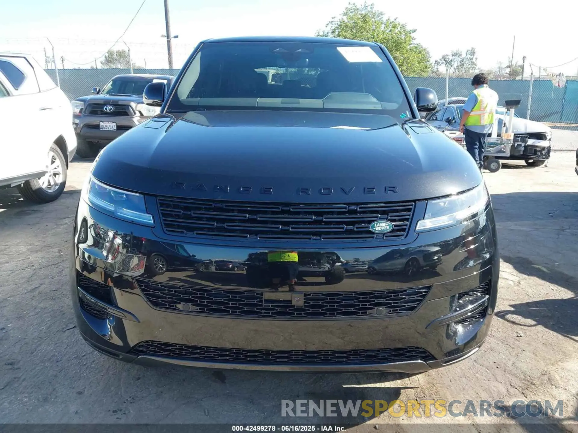 12 Photograph of a damaged car SAL1P9EU4SA439112 LAND ROVER RANGE ROVER SPORT 2025