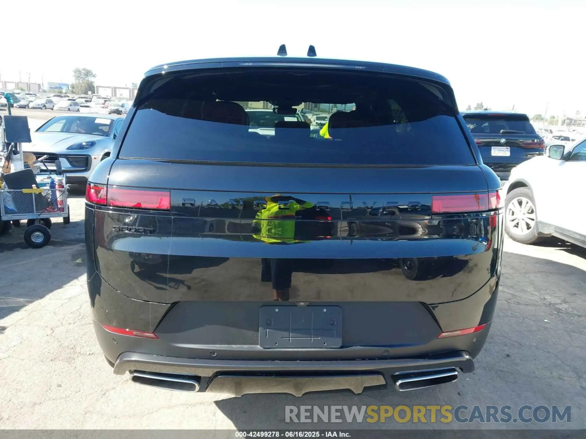 16 Photograph of a damaged car SAL1P9EU4SA439112 LAND ROVER RANGE ROVER SPORT 2025