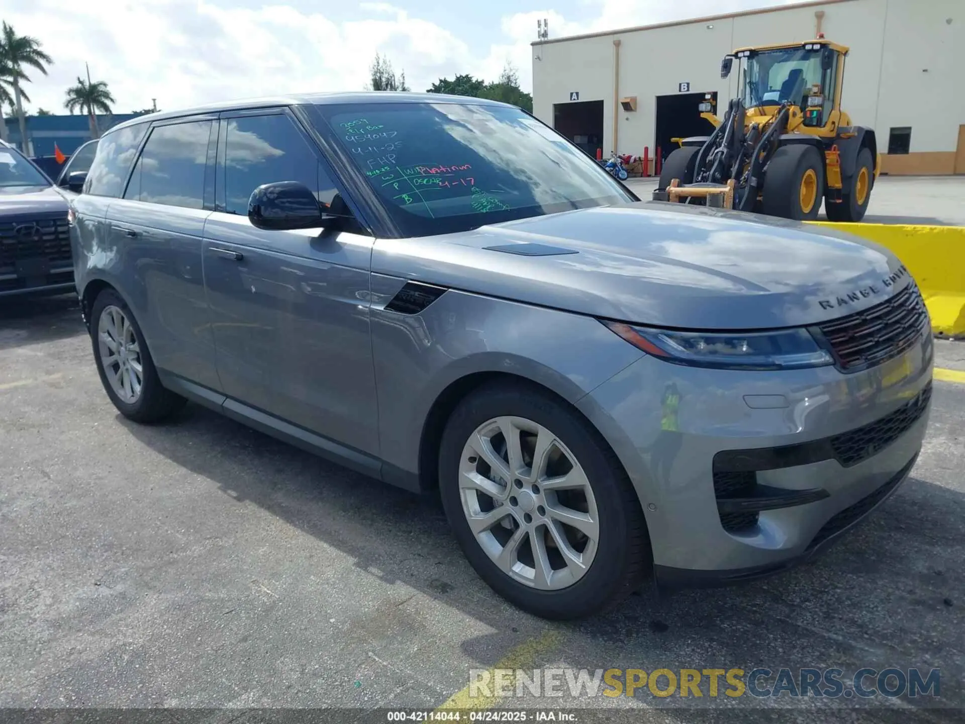 1 Photograph of a damaged car SAL1P9EU6SA454047 LAND ROVER RANGE ROVER SPORT 2025