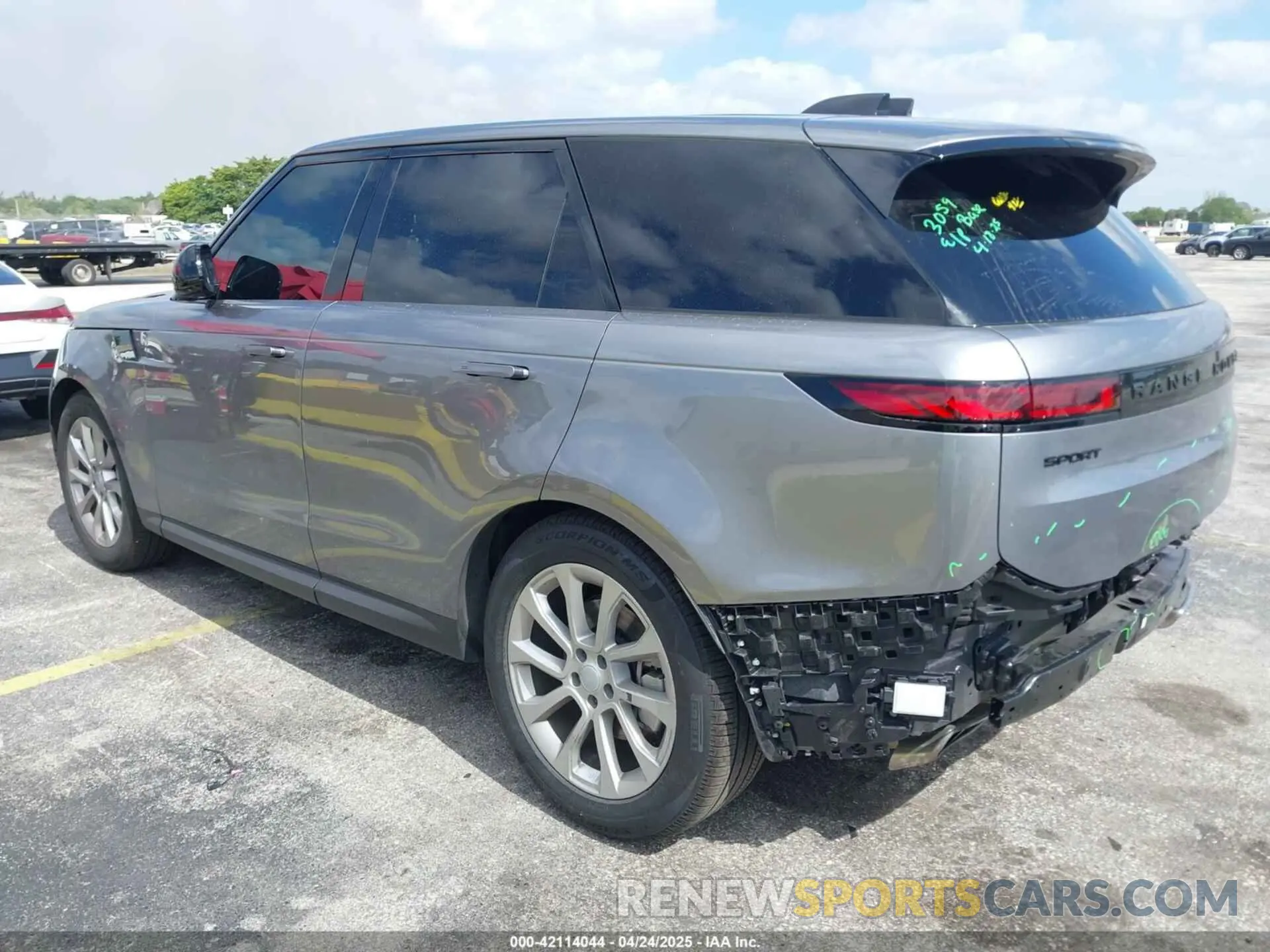 3 Photograph of a damaged car SAL1P9EU6SA454047 LAND ROVER RANGE ROVER SPORT 2025