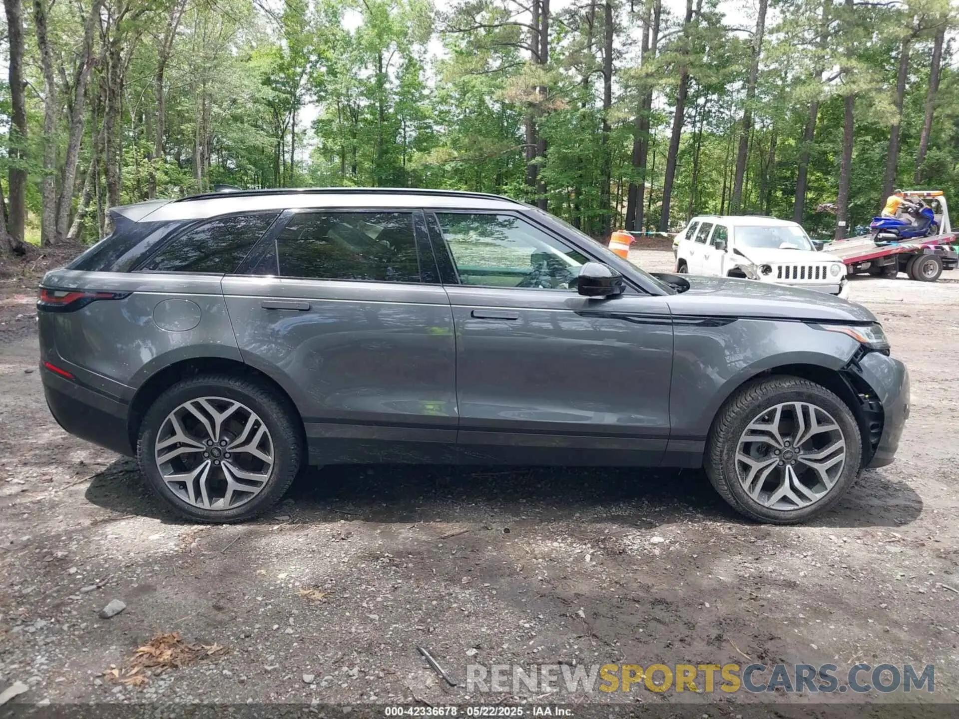 14 Photograph of a damaged car SALYB2EN5KA227073 LAND ROVER RANGE ROVER VELAR 2019