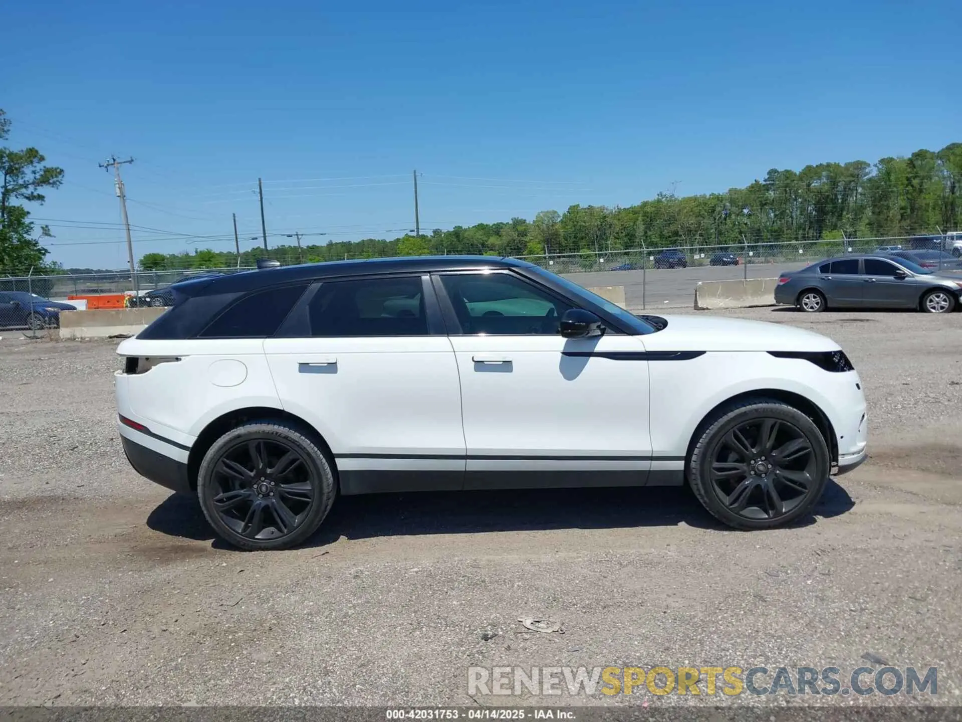 13 Photograph of a damaged car SALYB2EX2KA783830 LAND ROVER RANGE ROVER VELAR 2019