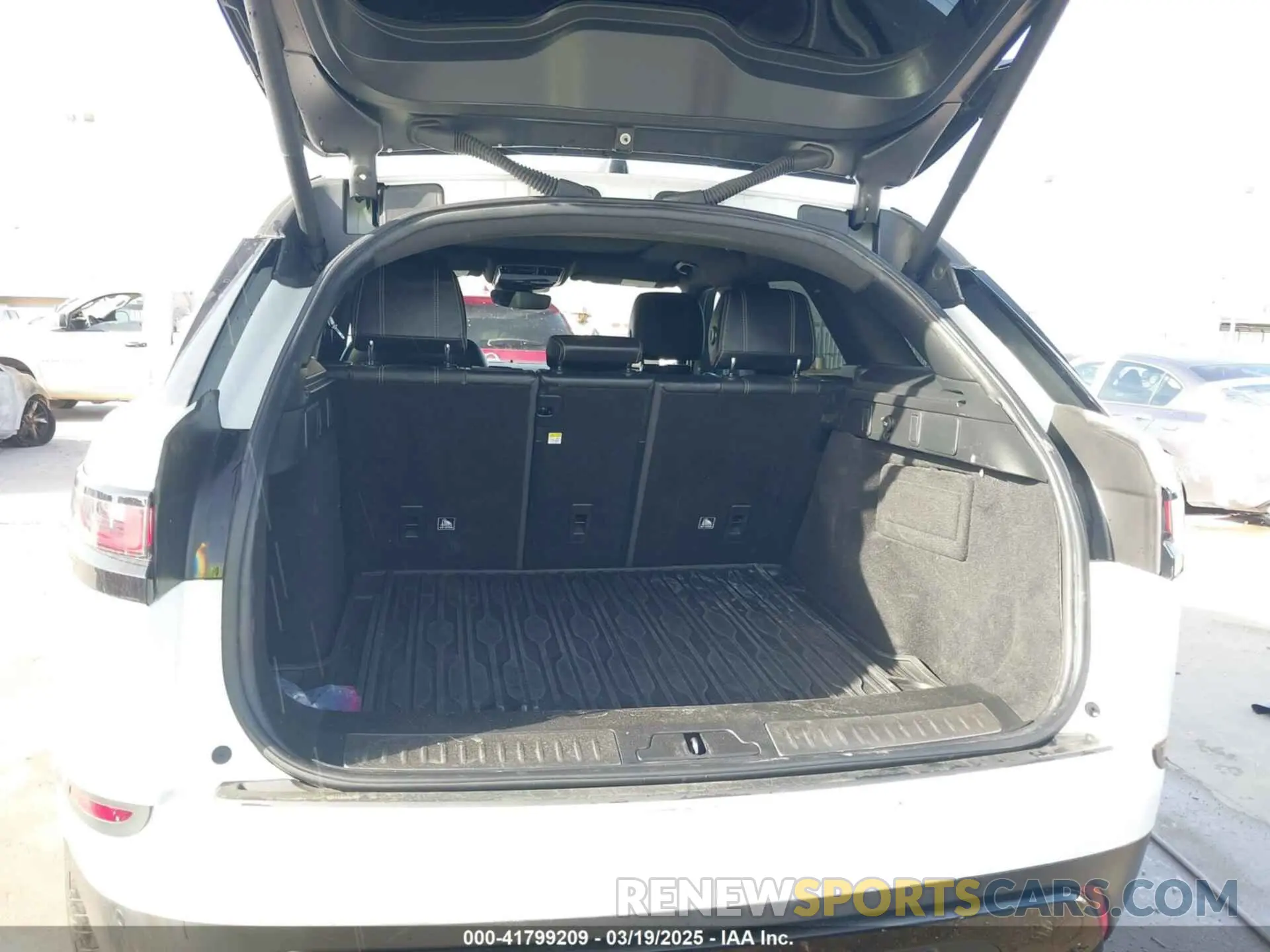 19 Photograph of a damaged car SALYB2EX3KA787594 LAND ROVER RANGE ROVER VELAR 2019