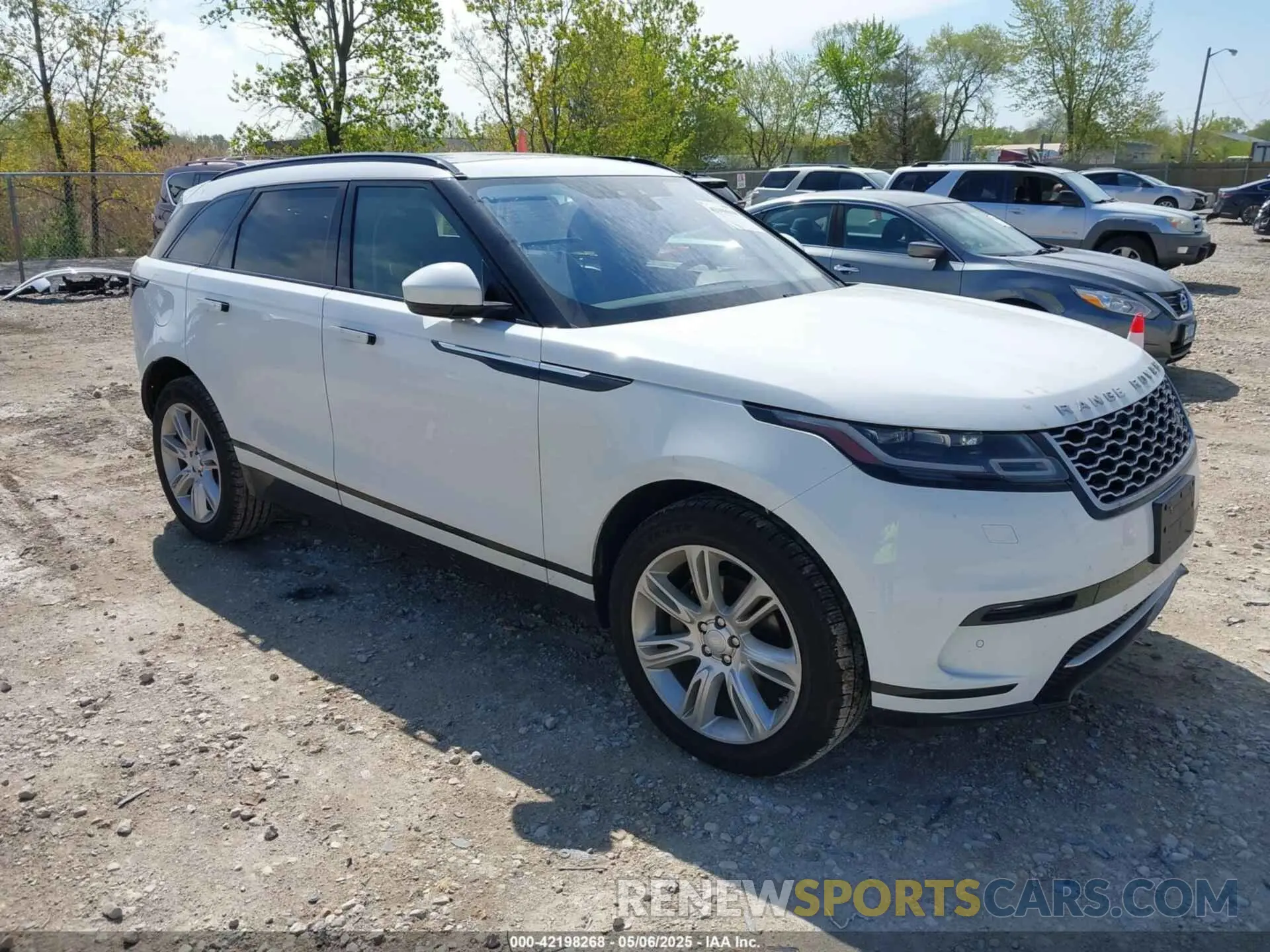 1 Фотография поврежденного автомобиля SALYB2EX6KA227908 LAND ROVER RANGE ROVER VELAR 2019