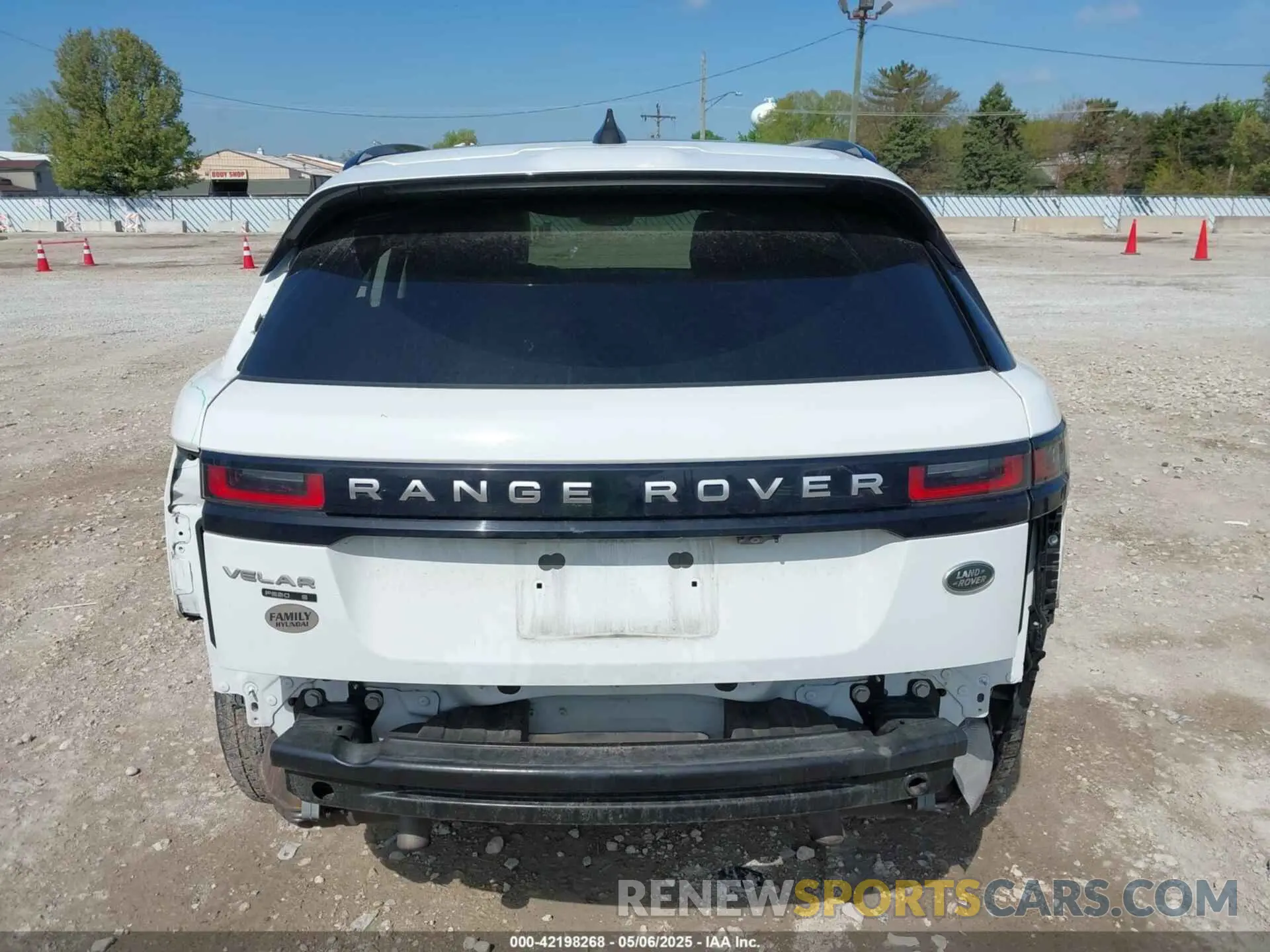 17 Фотография поврежденного автомобиля SALYB2EX6KA227908 LAND ROVER RANGE ROVER VELAR 2019