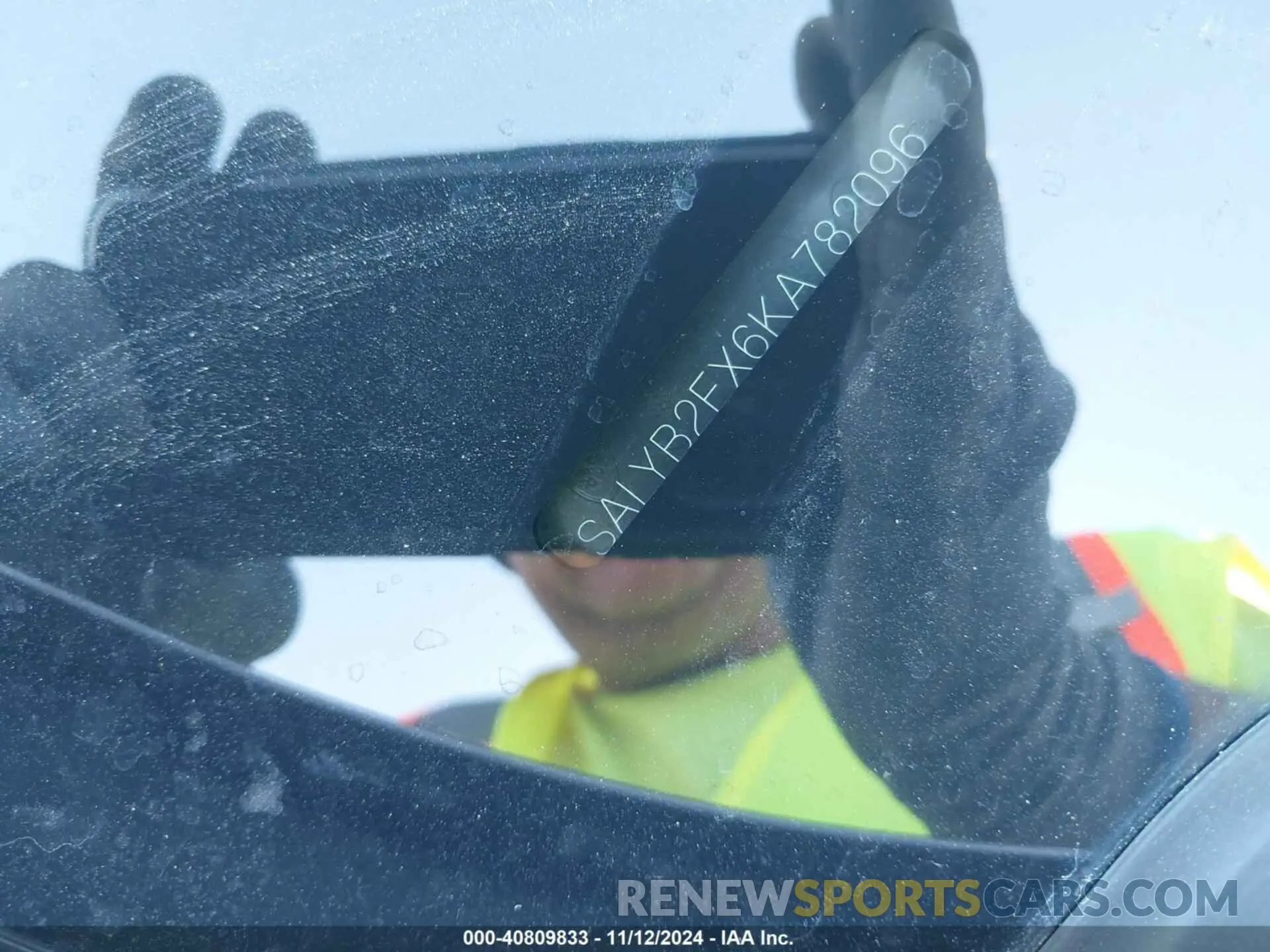 18 Photograph of a damaged car SALYB2EX6KA782096 LAND ROVER RANGE ROVER VELAR 2019