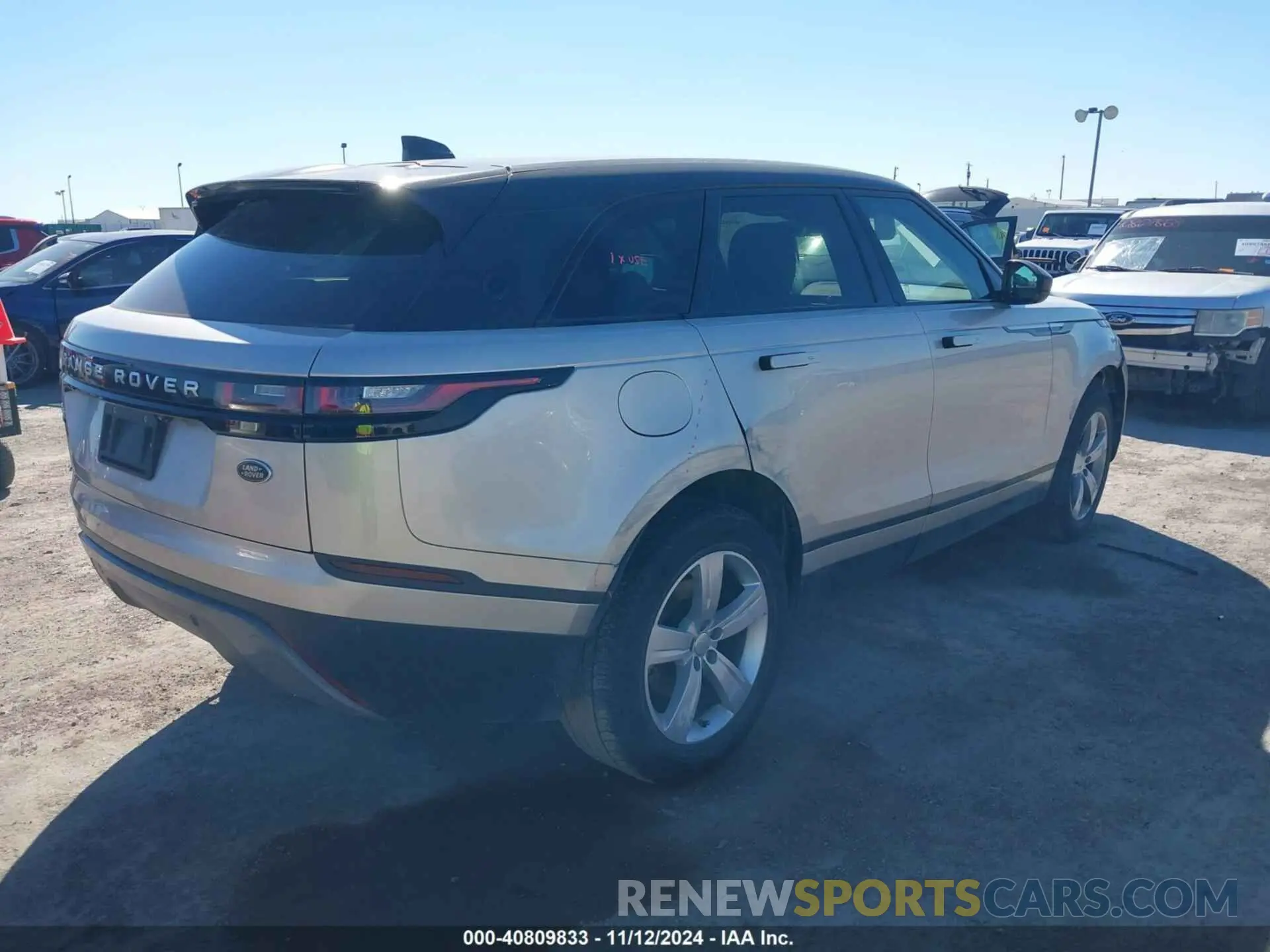 4 Photograph of a damaged car SALYB2EX6KA782096 LAND ROVER RANGE ROVER VELAR 2019