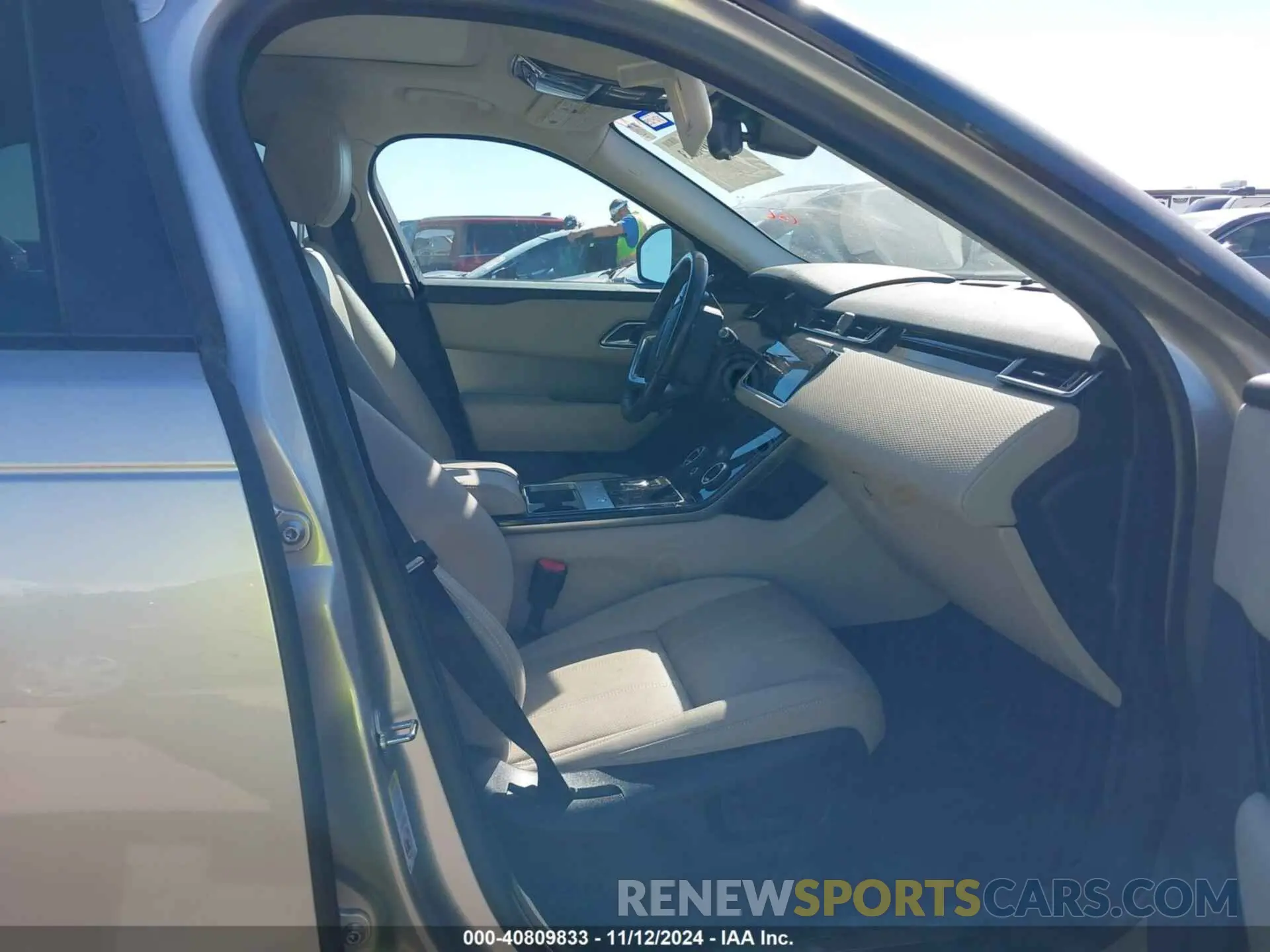 5 Photograph of a damaged car SALYB2EX6KA782096 LAND ROVER RANGE ROVER VELAR 2019