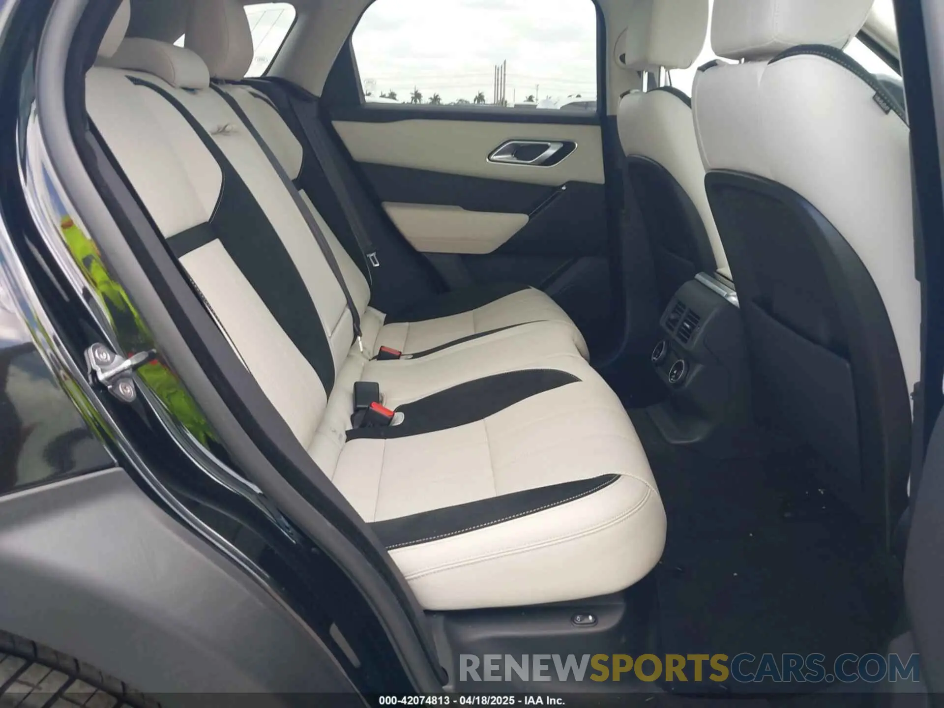 8 Фотография поврежденного автомобиля SALYB2EX7KA210115 LAND ROVER RANGE ROVER VELAR 2019