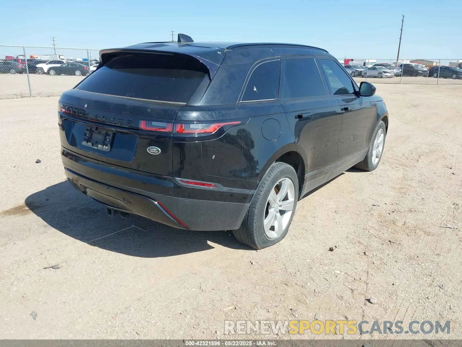 4 Photograph of a damaged car SALYB2EX7KA220367 LAND ROVER RANGE ROVER VELAR 2019