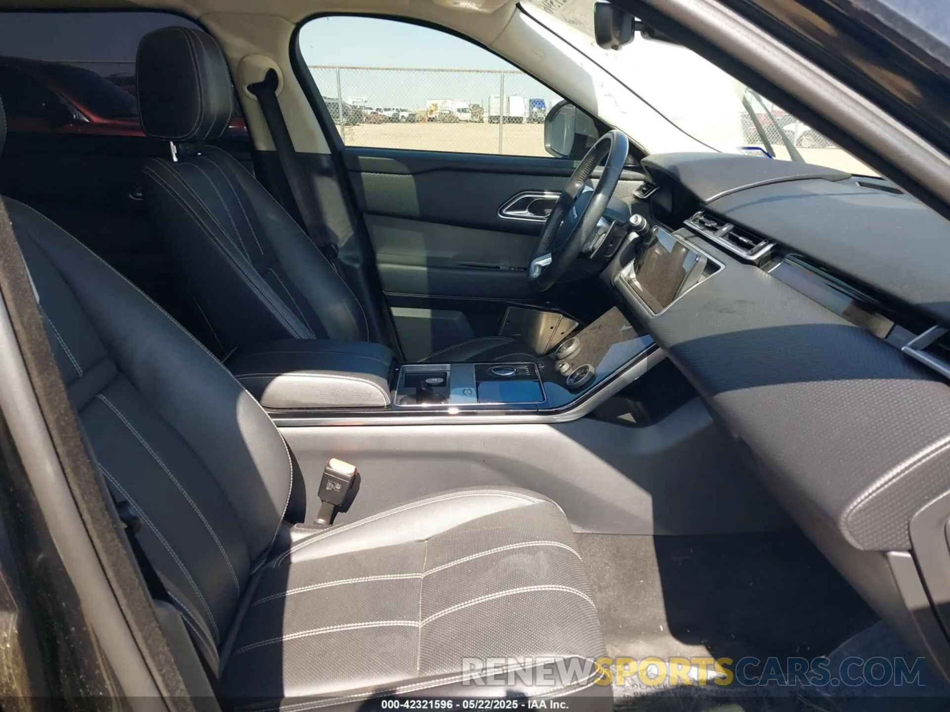 5 Photograph of a damaged car SALYB2EX7KA220367 LAND ROVER RANGE ROVER VELAR 2019