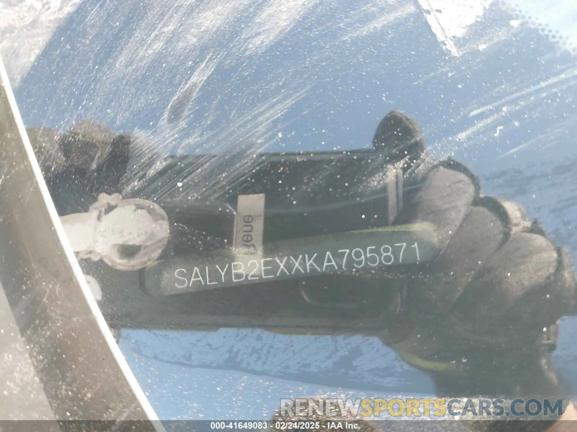 9 Фотография поврежденного автомобиля SALYB2EXXKA795871 LAND ROVER RANGE ROVER VELAR 2019