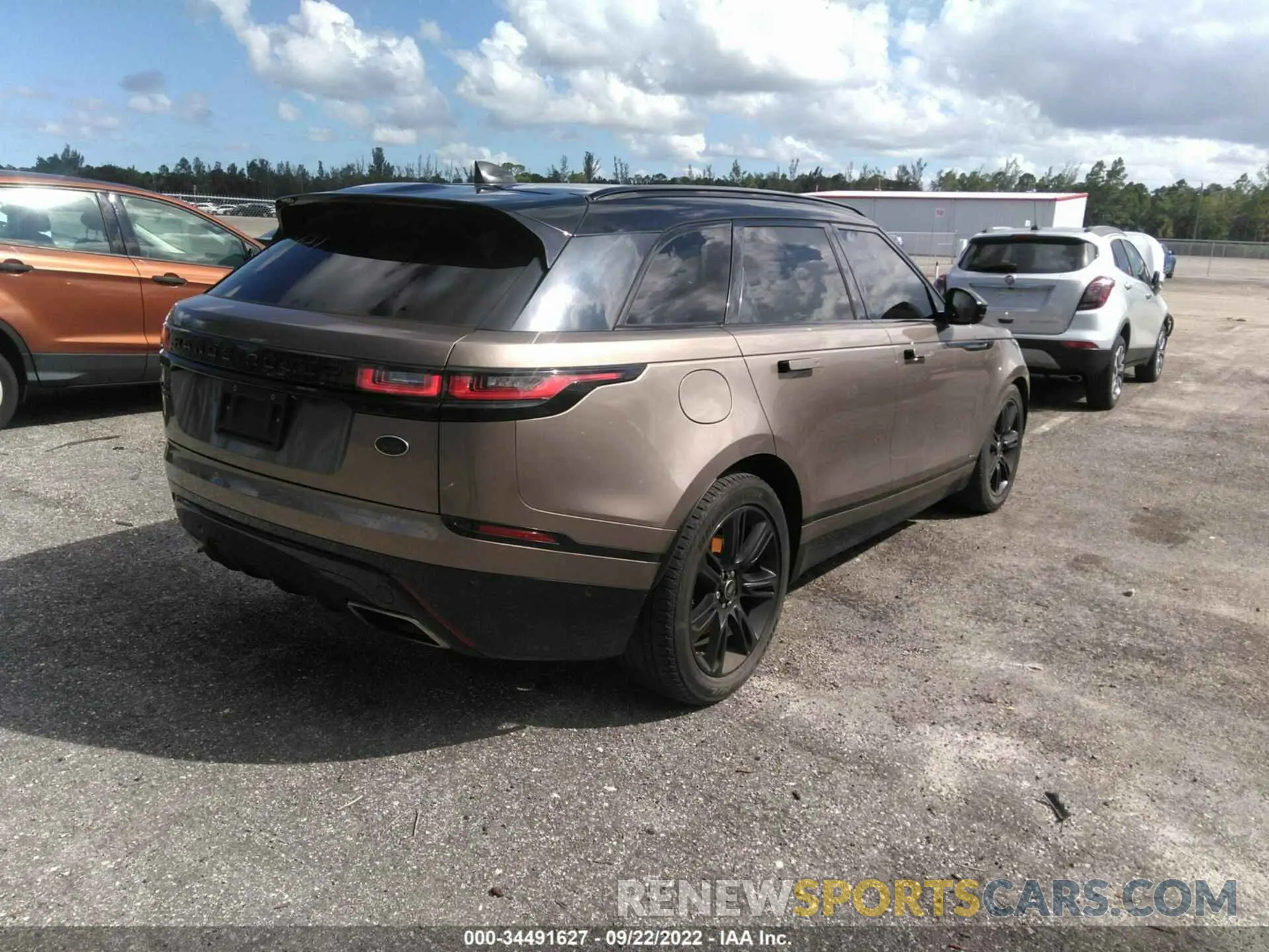 4 Photograph of a damaged car SALYL2EV7KA202981 LAND ROVER RANGE ROVER VELAR 2019