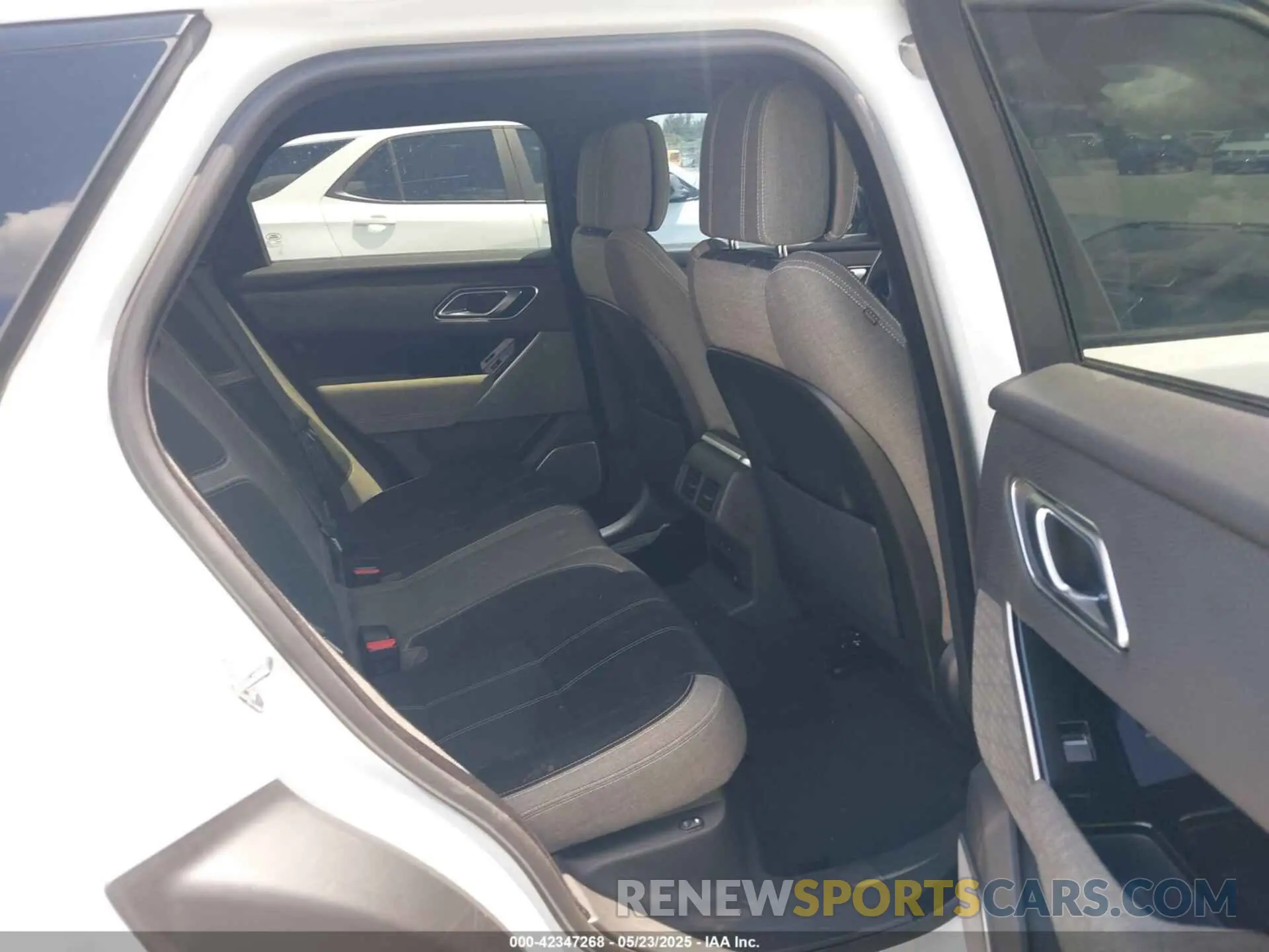 8 Photograph of a damaged car SALYL2EV9KA202481 LAND ROVER RANGE ROVER VELAR 2019