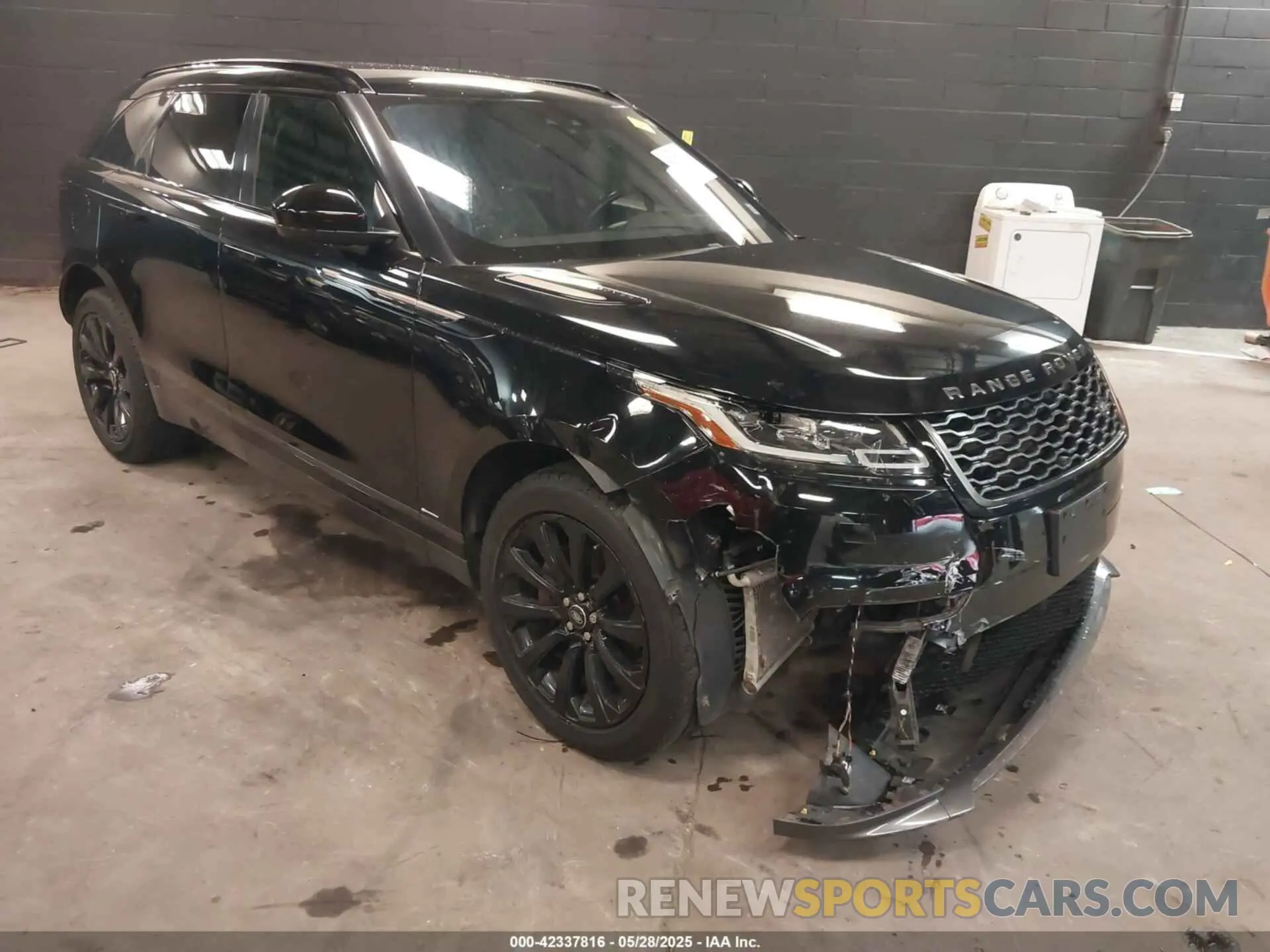 1 Photograph of a damaged car SALYL2EX2KA787566 LAND ROVER RANGE ROVER VELAR 2019