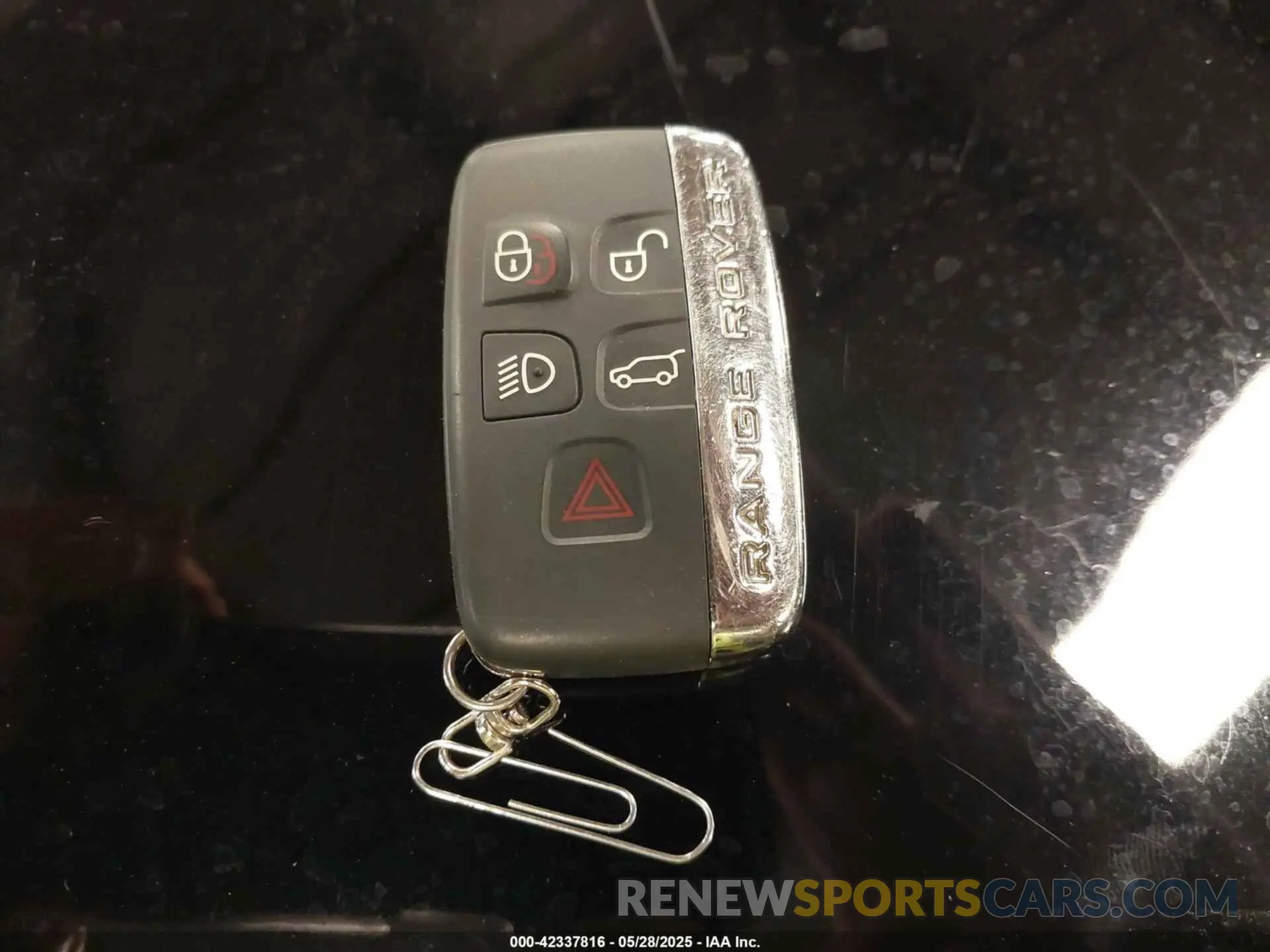 11 Photograph of a damaged car SALYL2EX2KA787566 LAND ROVER RANGE ROVER VELAR 2019