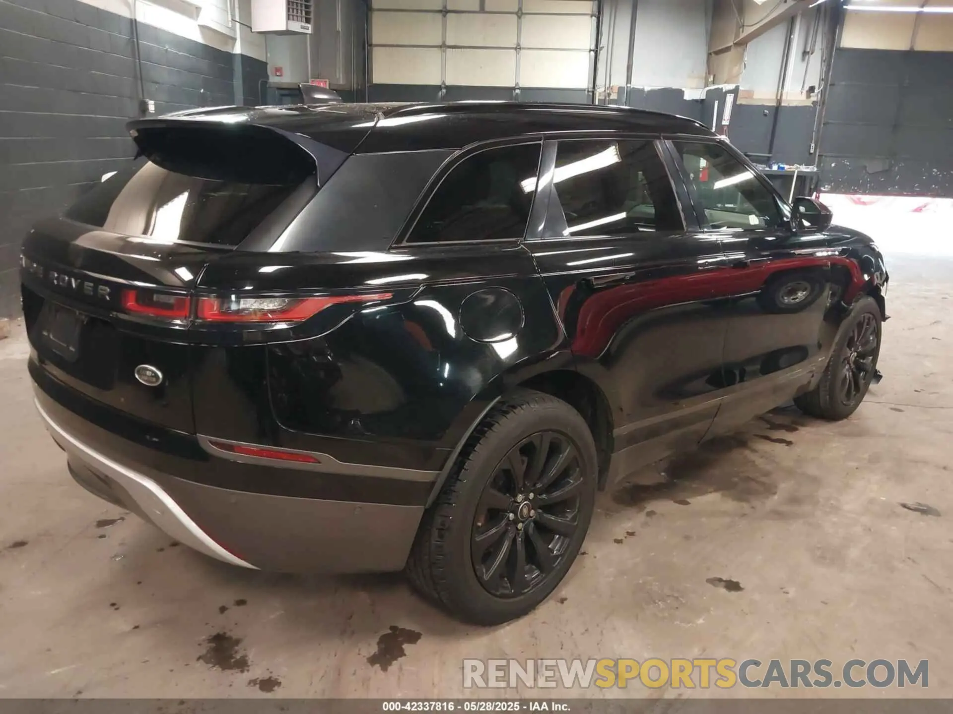 4 Photograph of a damaged car SALYL2EX2KA787566 LAND ROVER RANGE ROVER VELAR 2019