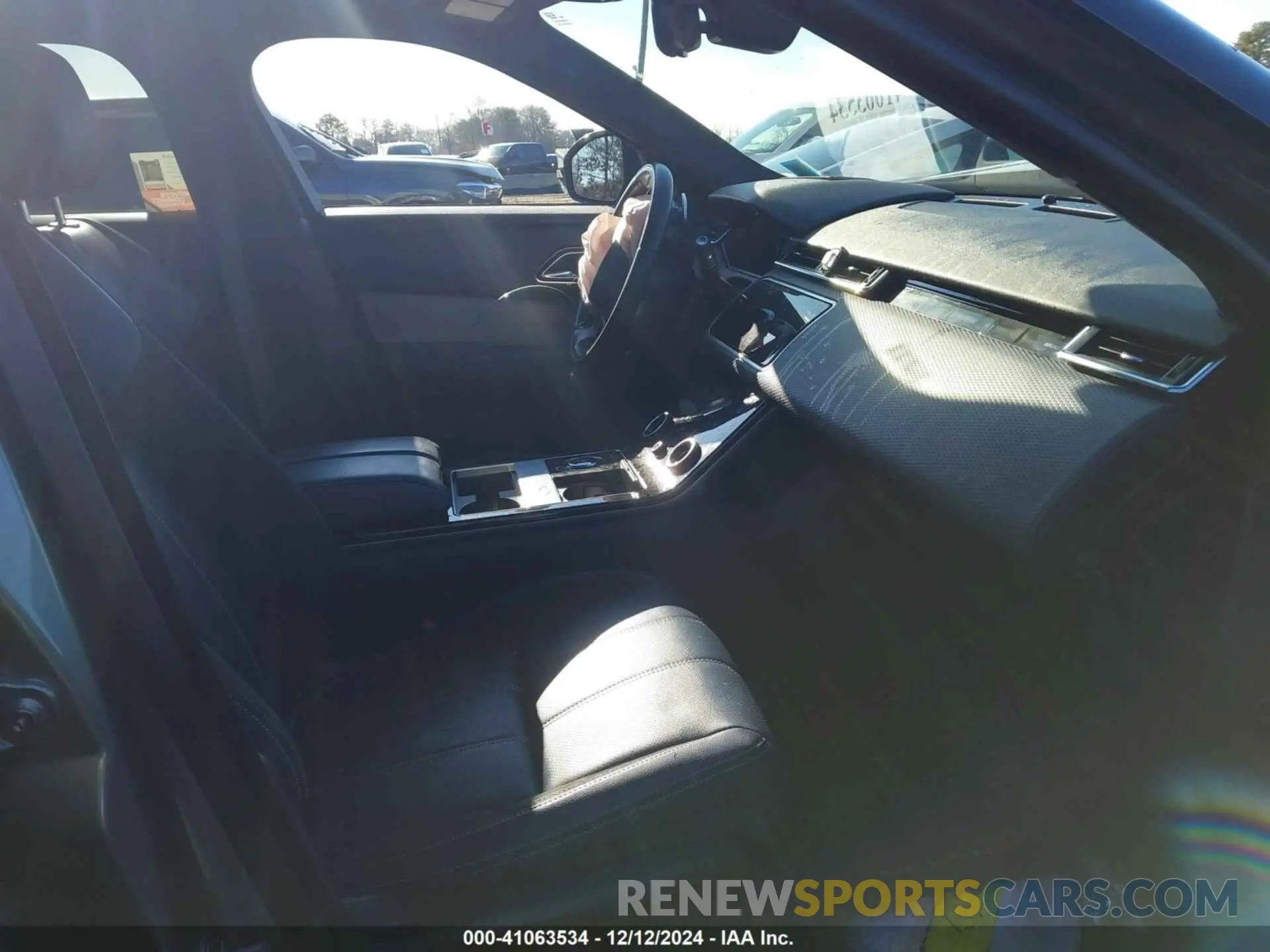 5 Photograph of a damaged car SALYL2EX3KA789567 LAND ROVER RANGE ROVER VELAR 2019