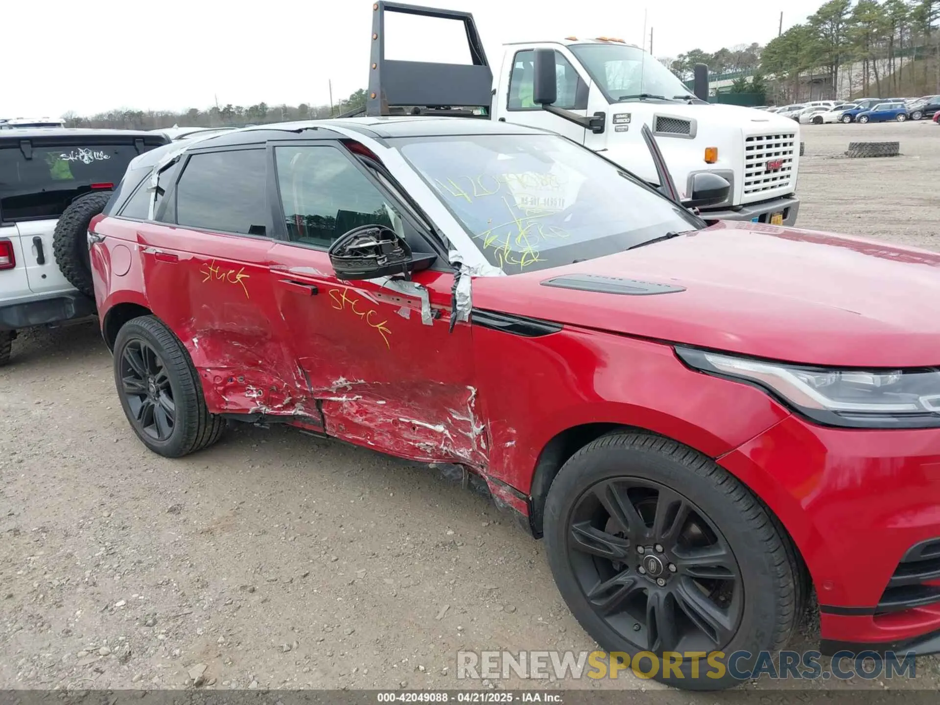 6 Photograph of a damaged car SALYL2EX4KA788072 LAND ROVER RANGE ROVER VELAR 2019