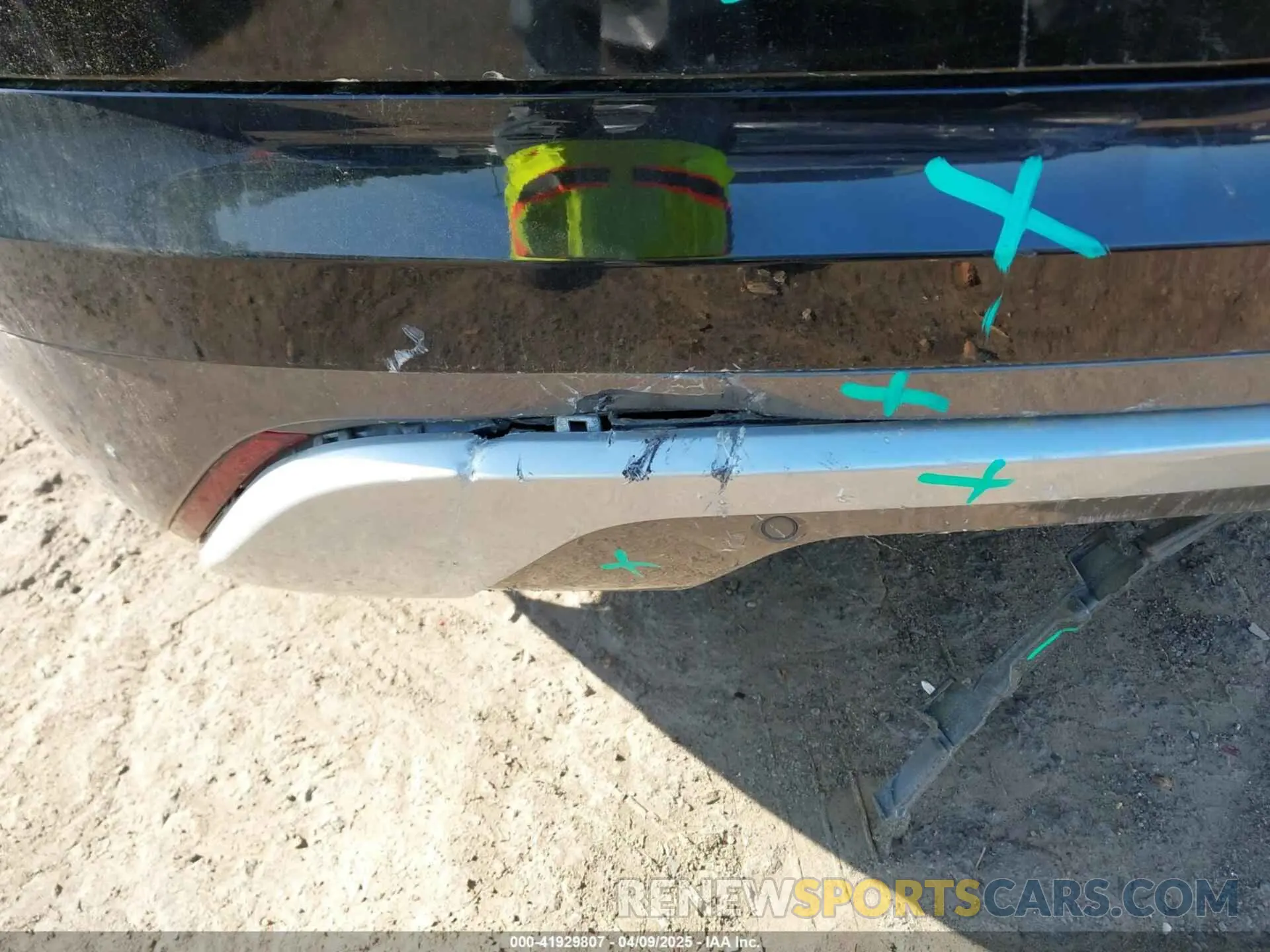 17 Photograph of a damaged car SALYL2EX7KA784128 LAND ROVER RANGE ROVER VELAR 2019
