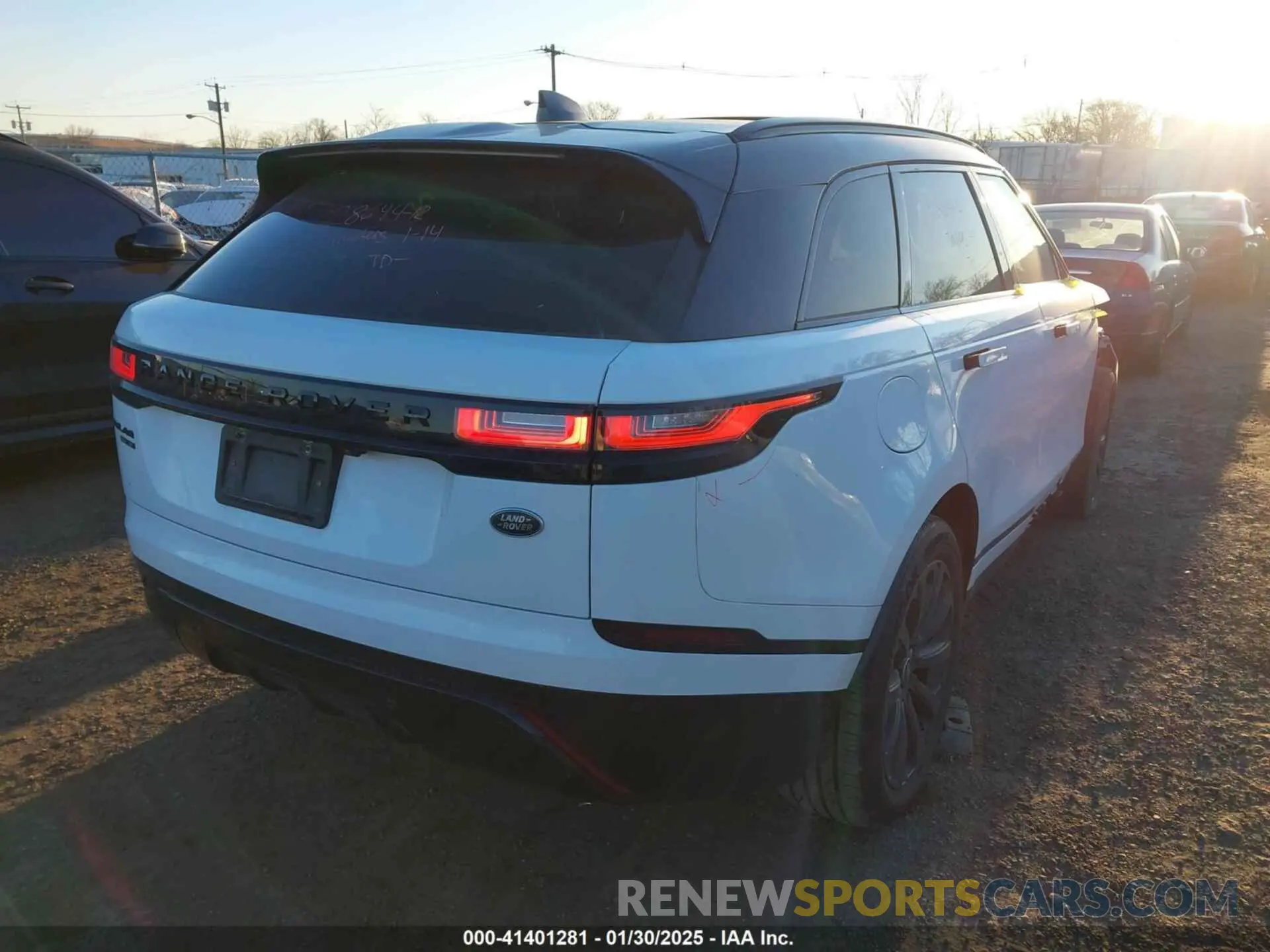4 Photograph of a damaged car SALYL2EX9KA219220 LAND ROVER RANGE ROVER VELAR 2019