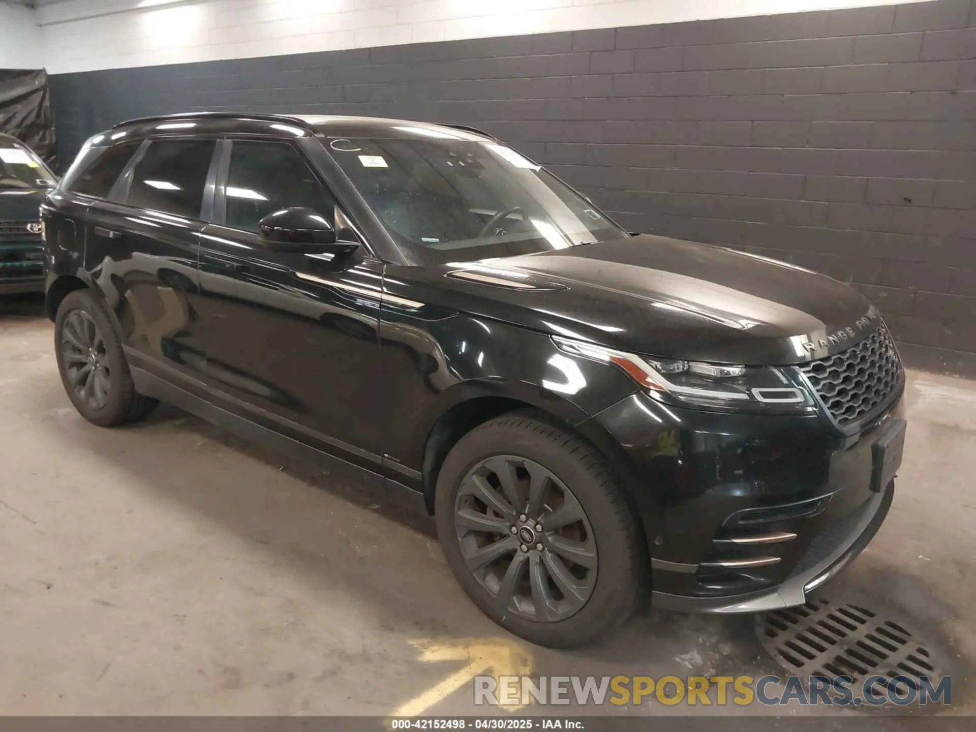 1 Photograph of a damaged car SALYL2EX9KA235823 LAND ROVER RANGE ROVER VELAR 2019