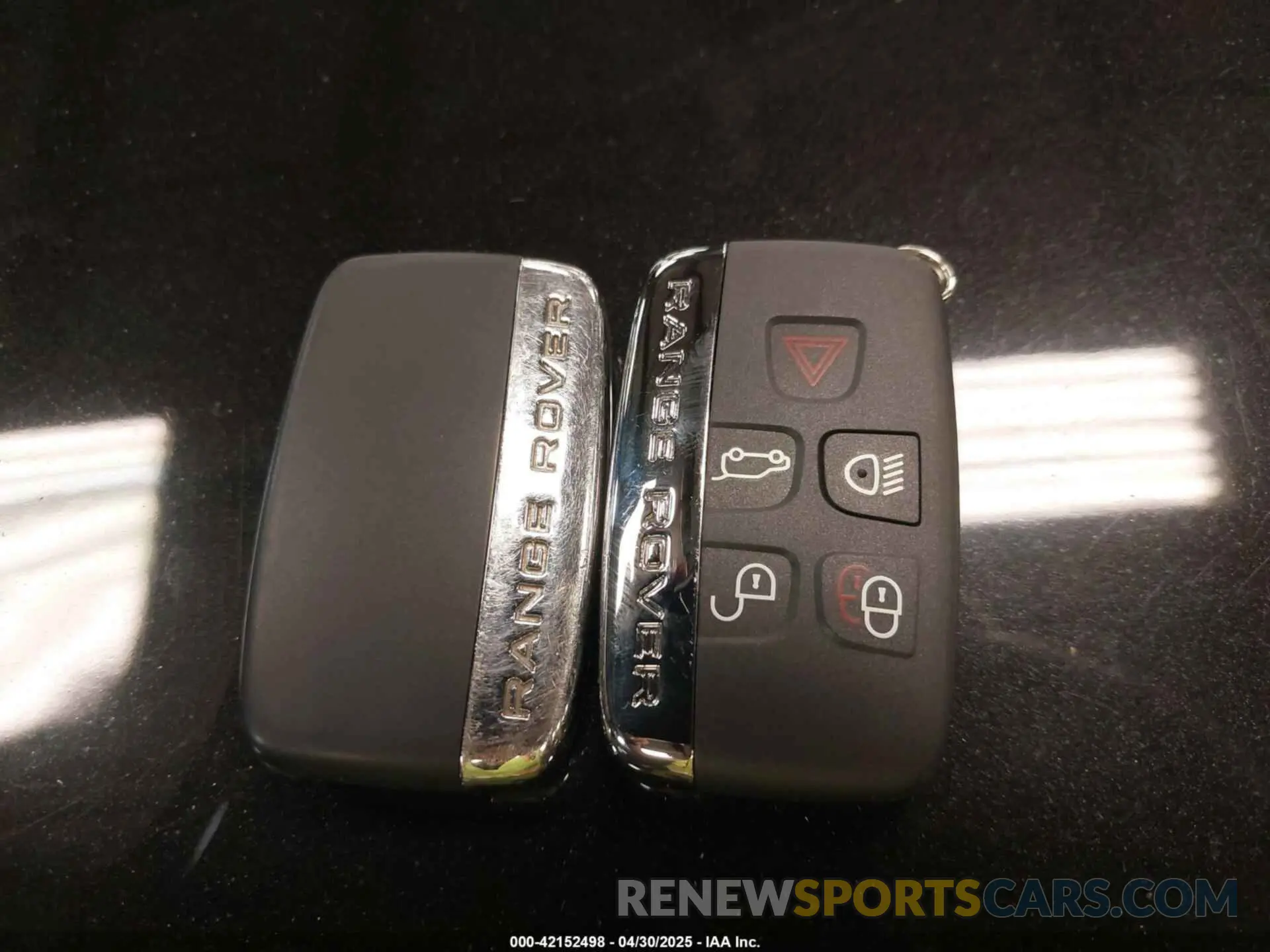 11 Photograph of a damaged car SALYL2EX9KA235823 LAND ROVER RANGE ROVER VELAR 2019