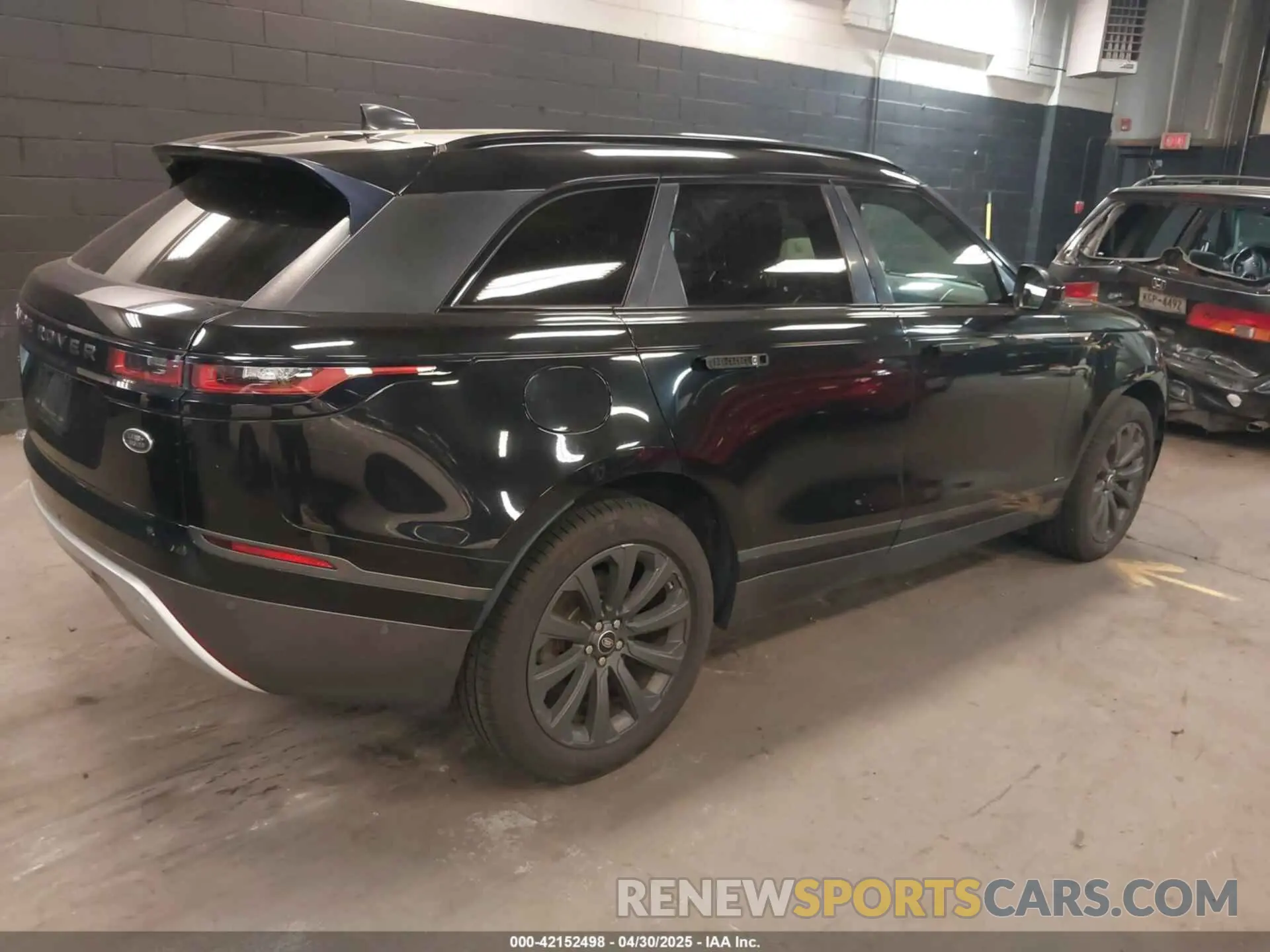 4 Photograph of a damaged car SALYL2EX9KA235823 LAND ROVER RANGE ROVER VELAR 2019