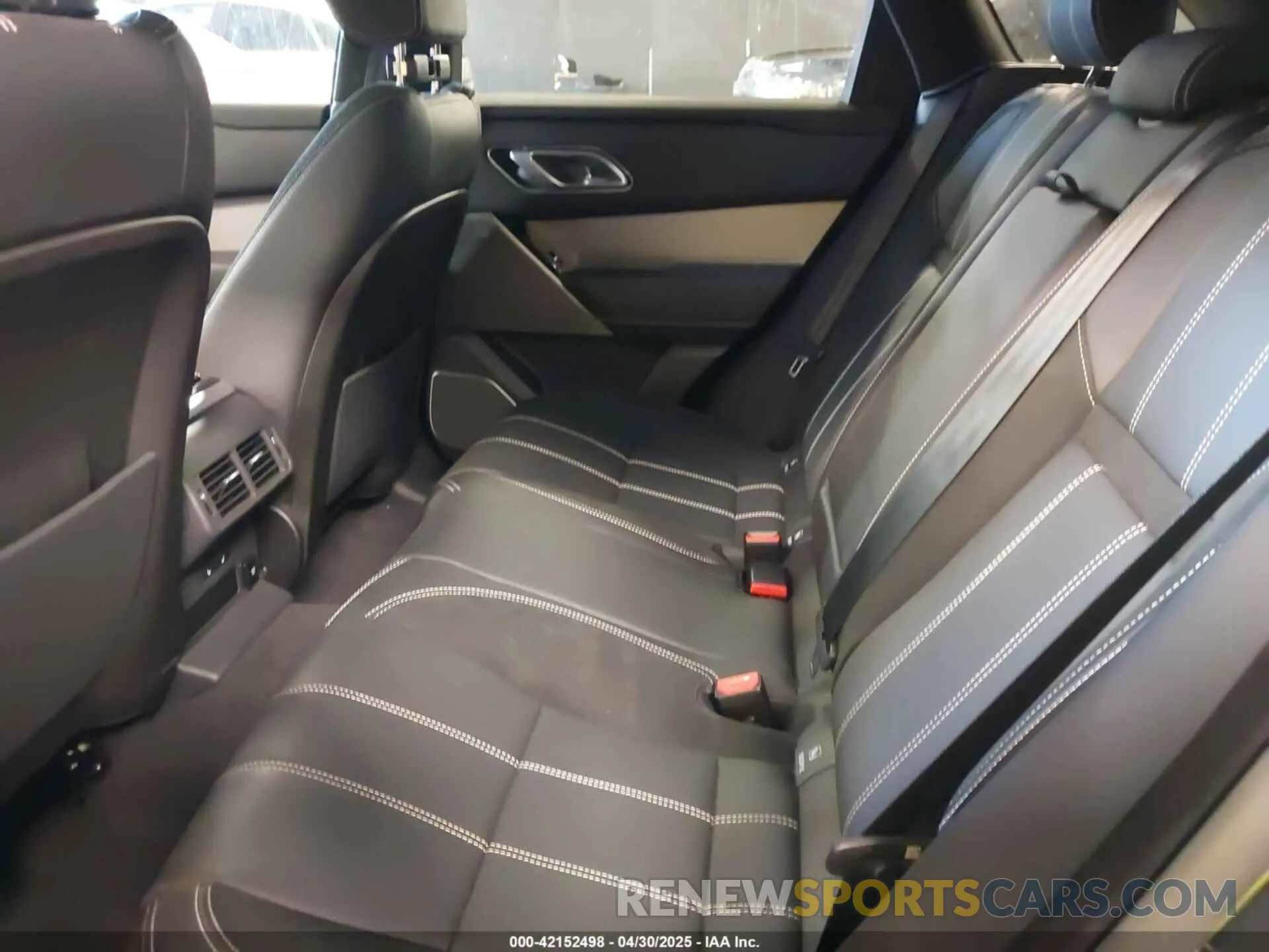 8 Photograph of a damaged car SALYL2EX9KA235823 LAND ROVER RANGE ROVER VELAR 2019