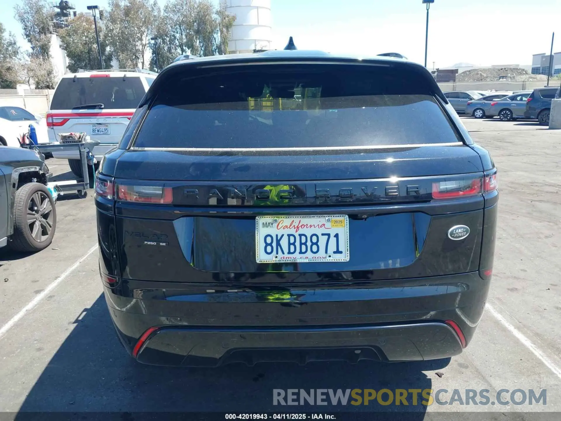 17 Photograph of a damaged car SALYL2EXXKA217654 LAND ROVER RANGE ROVER VELAR 2019