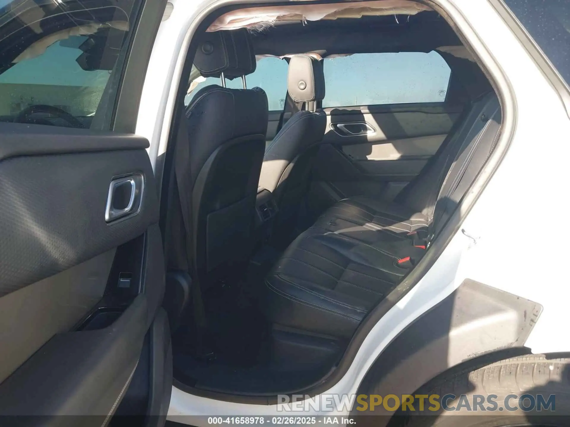 8 Photograph of a damaged car SALYB2EX9LA289398 LAND ROVER RANGE ROVER VELAR 2020