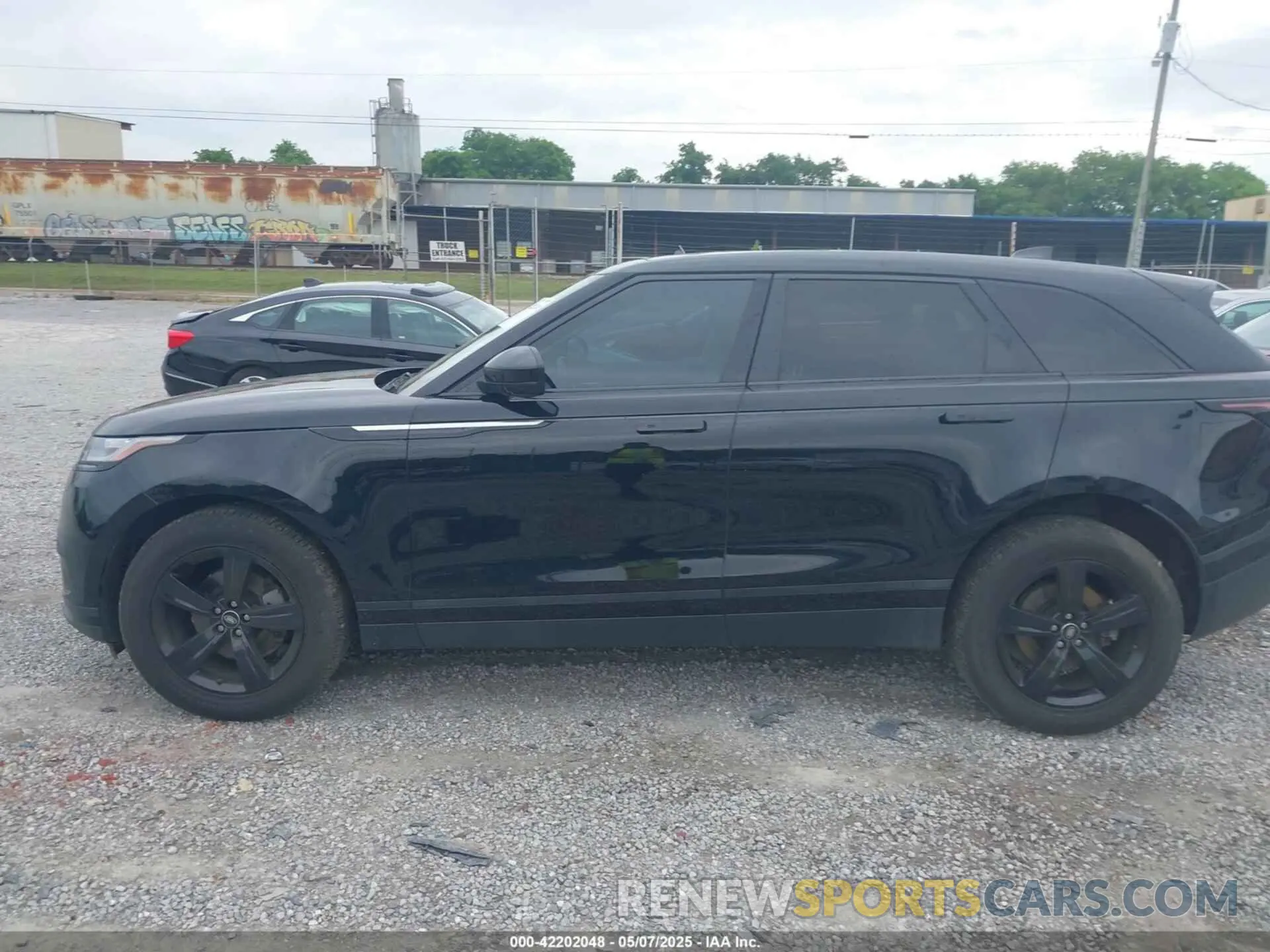 14 Photograph of a damaged car SALYB2EXXLA265661 LAND ROVER RANGE ROVER VELAR 2020