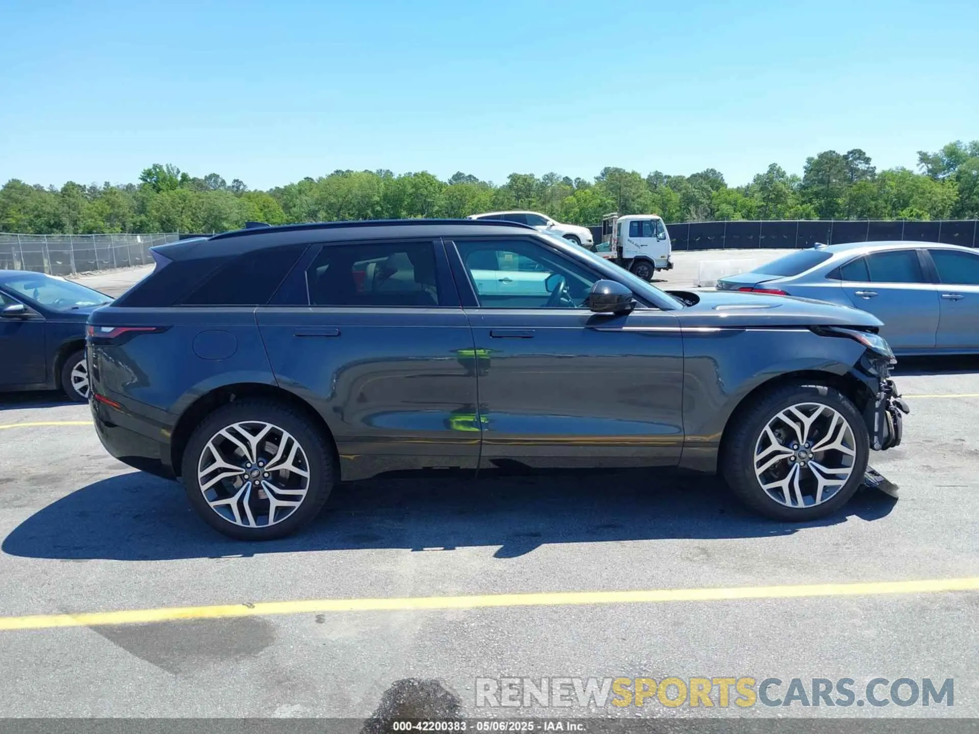 14 Photograph of a damaged car SALYK2EX5LA243809 LAND ROVER RANGE ROVER VELAR 2020
