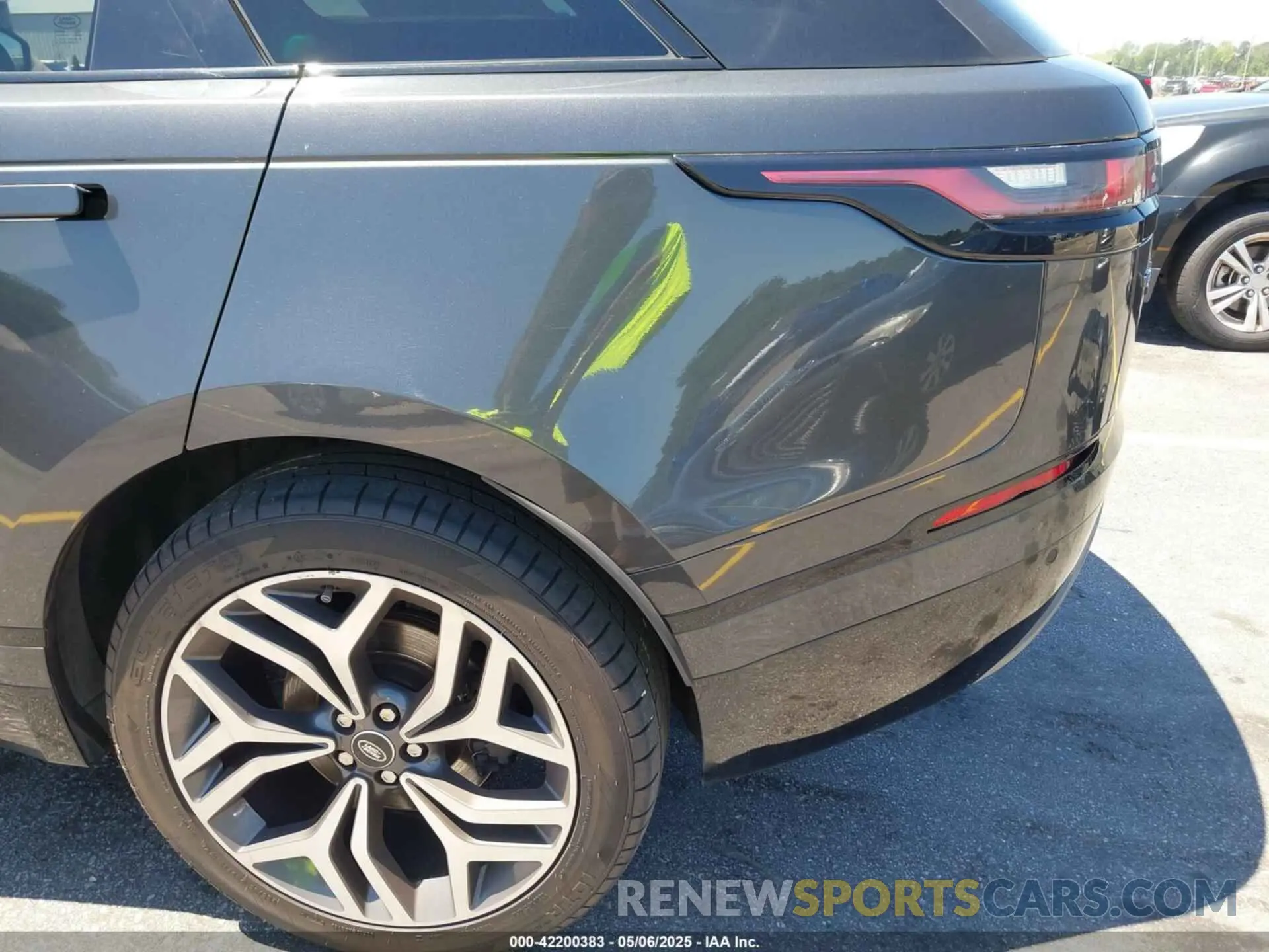 19 Photograph of a damaged car SALYK2EX5LA243809 LAND ROVER RANGE ROVER VELAR 2020
