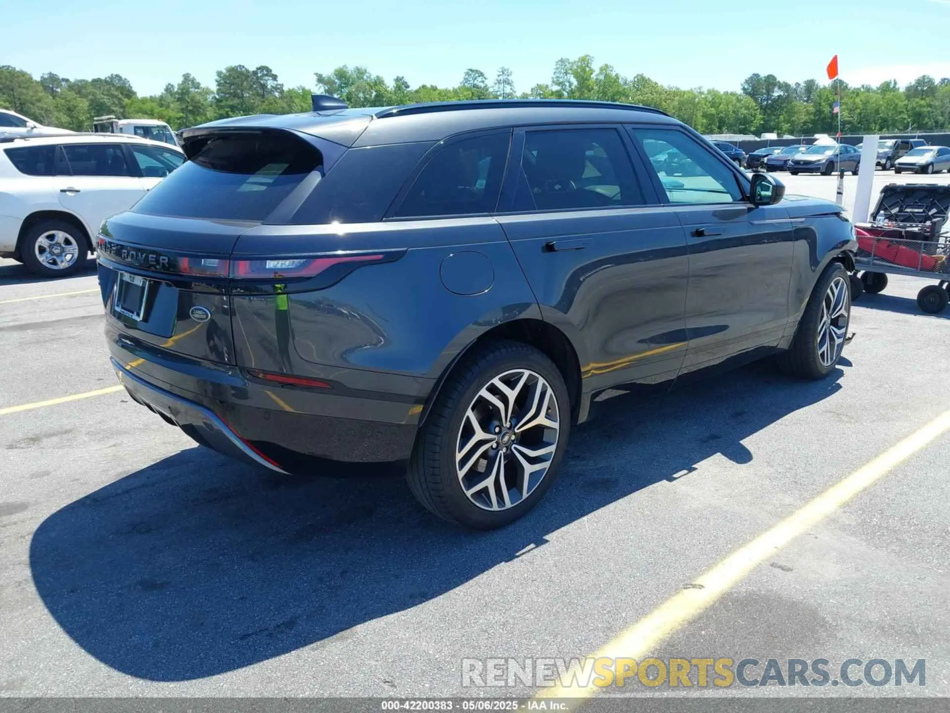 4 Photograph of a damaged car SALYK2EX5LA243809 LAND ROVER RANGE ROVER VELAR 2020