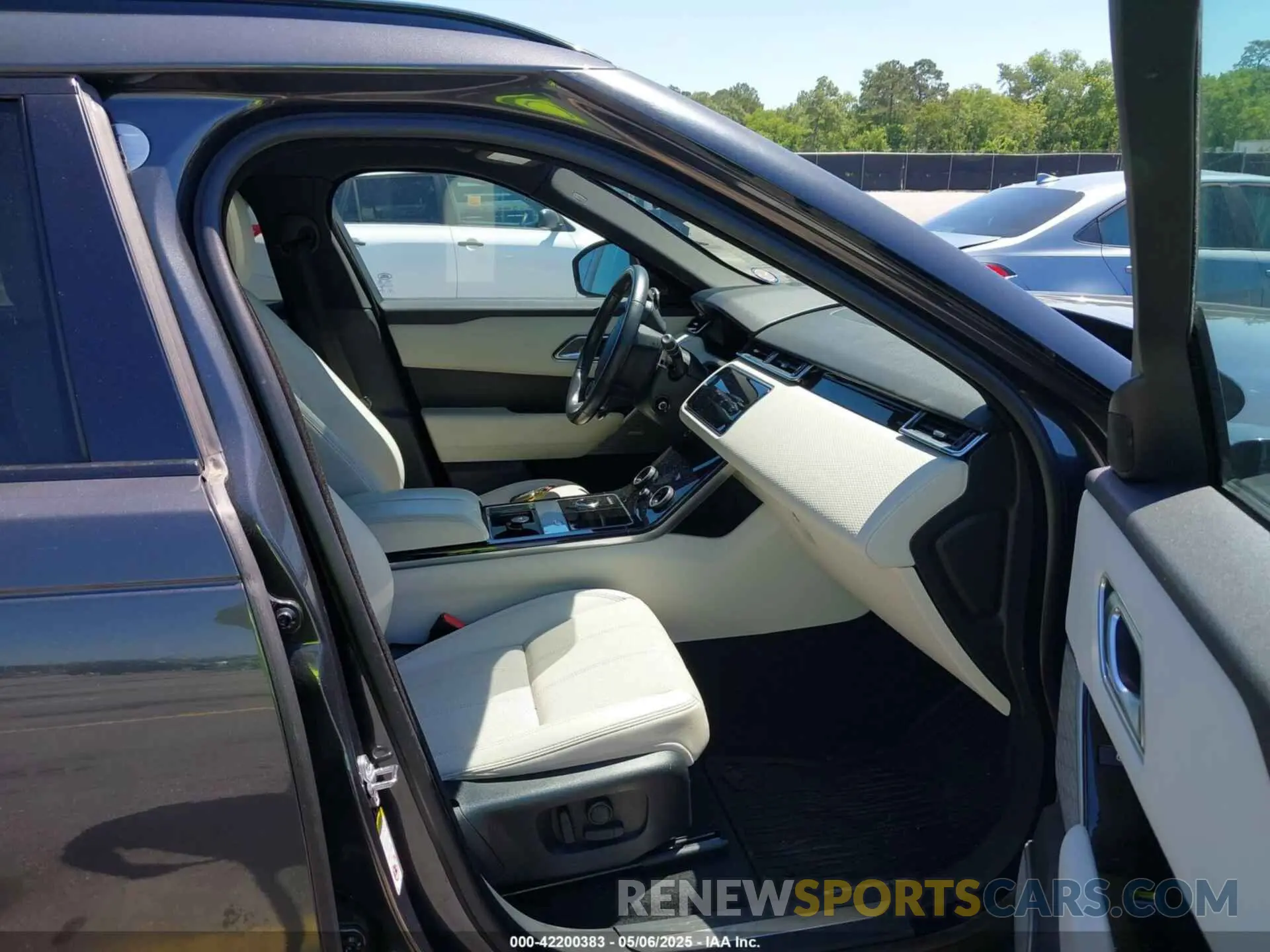 5 Photograph of a damaged car SALYK2EX5LA243809 LAND ROVER RANGE ROVER VELAR 2020