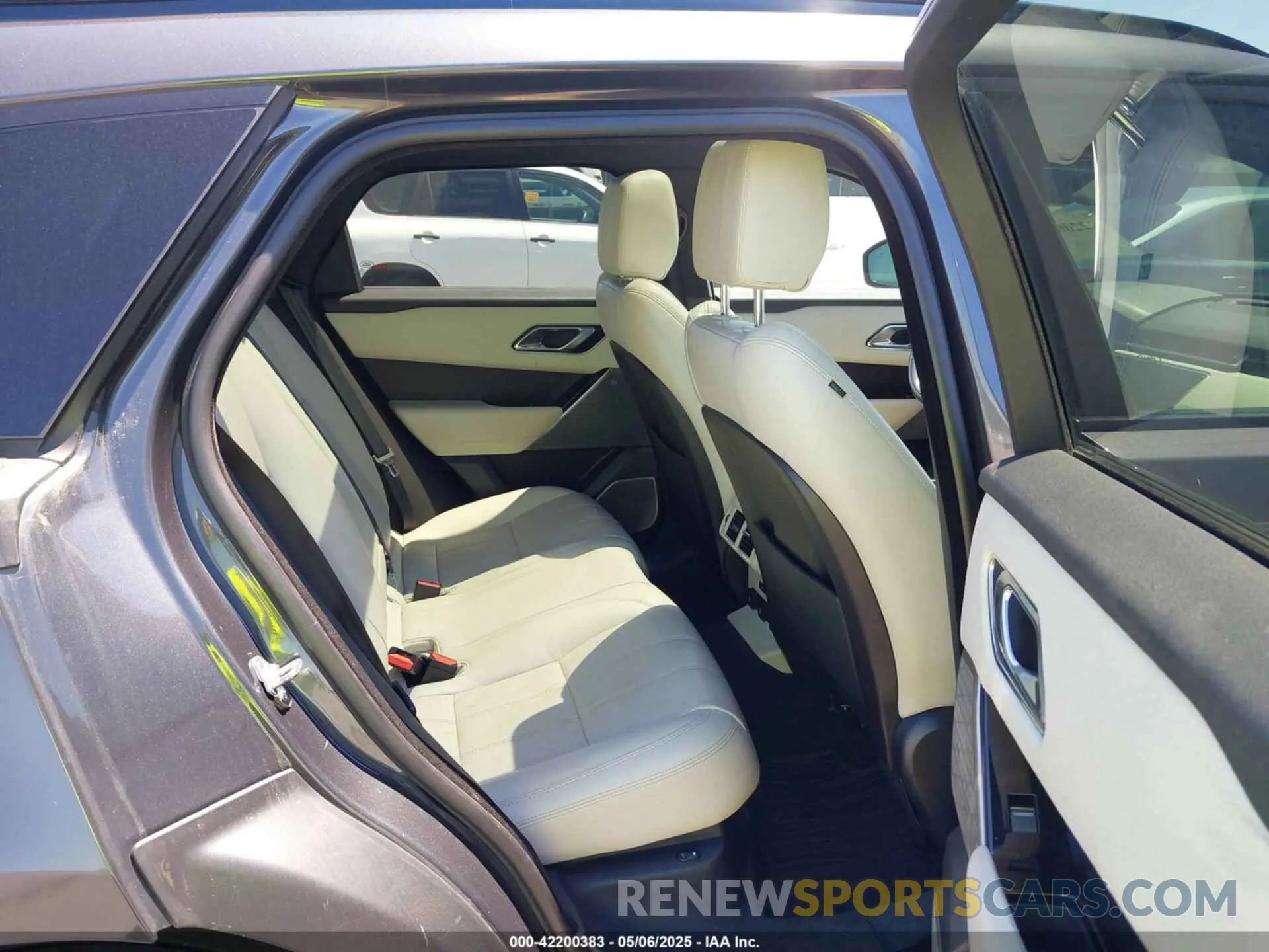 8 Photograph of a damaged car SALYK2EX5LA243809 LAND ROVER RANGE ROVER VELAR 2020