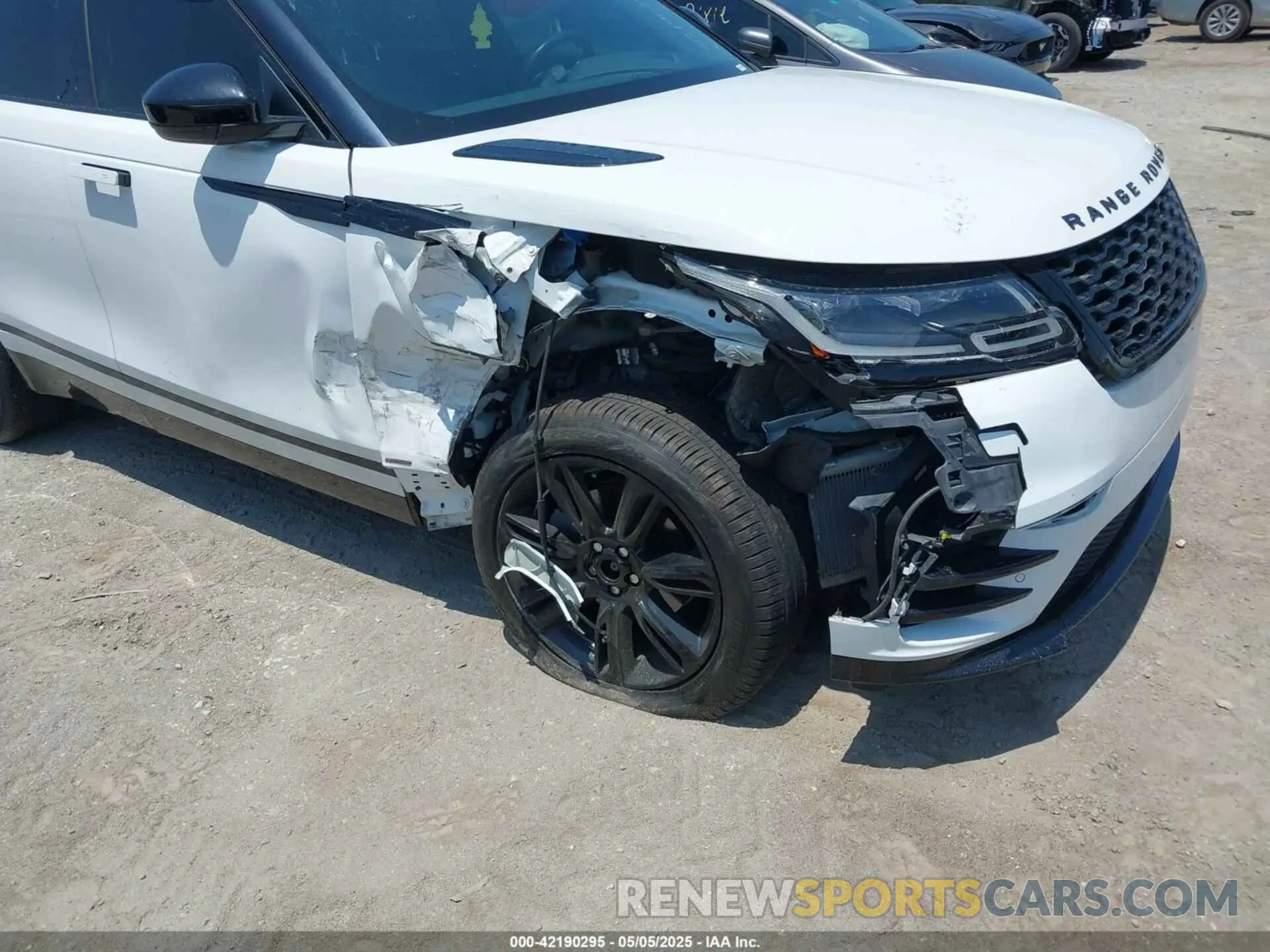 6 Photograph of a damaged car SALYK2EX9LA252092 LAND ROVER RANGE ROVER VELAR 2020