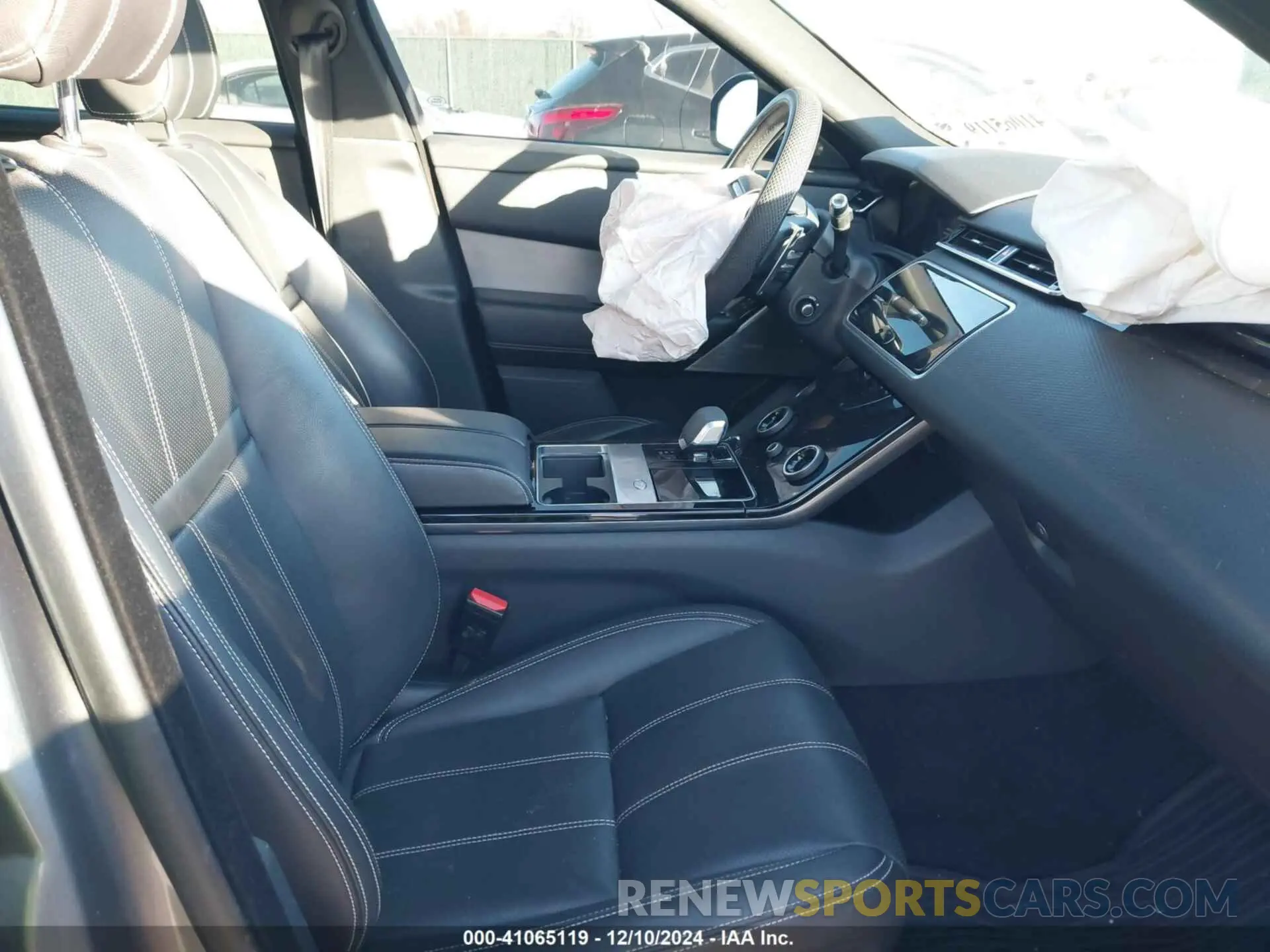 5 Photograph of a damaged car SALYT2EU5MA301955 LAND ROVER RANGE ROVER VELAR 2021