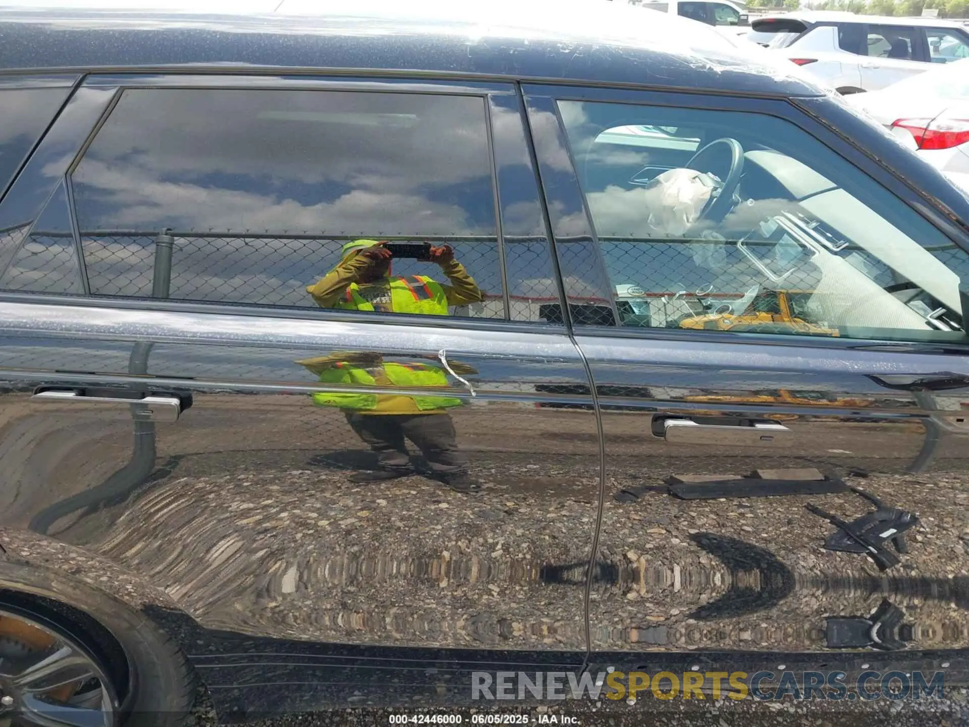 12 Photograph of a damaged car SALYT2EX0MA319824 LAND ROVER RANGE ROVER VELAR 2021
