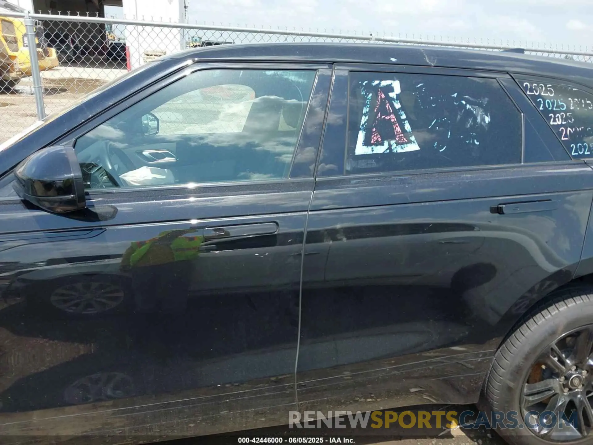 13 Photograph of a damaged car SALYT2EX0MA319824 LAND ROVER RANGE ROVER VELAR 2021